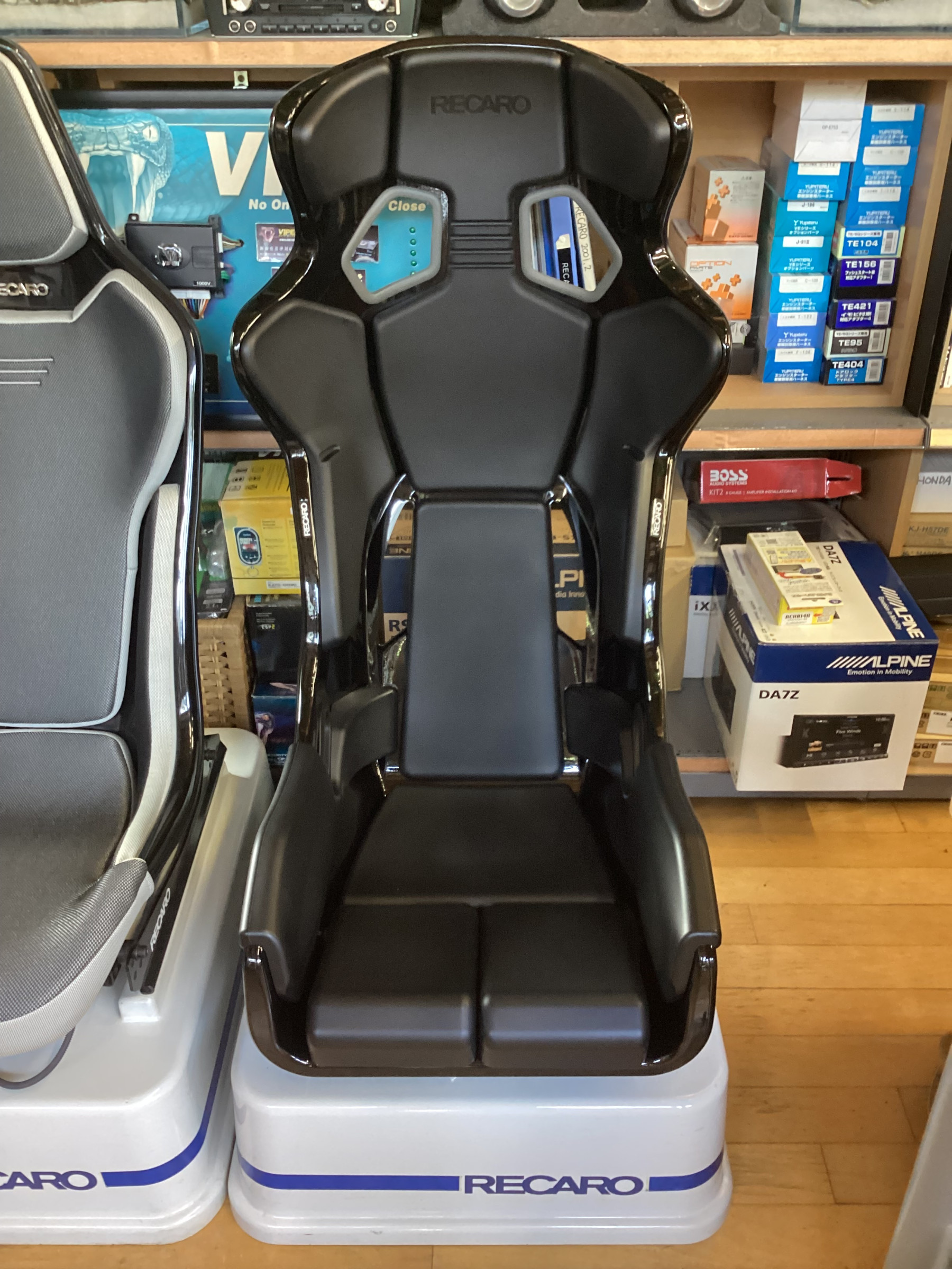 RECARO PRO RACER RMS 2700G入荷 | スタッフ日記 | ミスタータイヤマン あらや店 | 秋田県のタイヤ、カー用品 ...