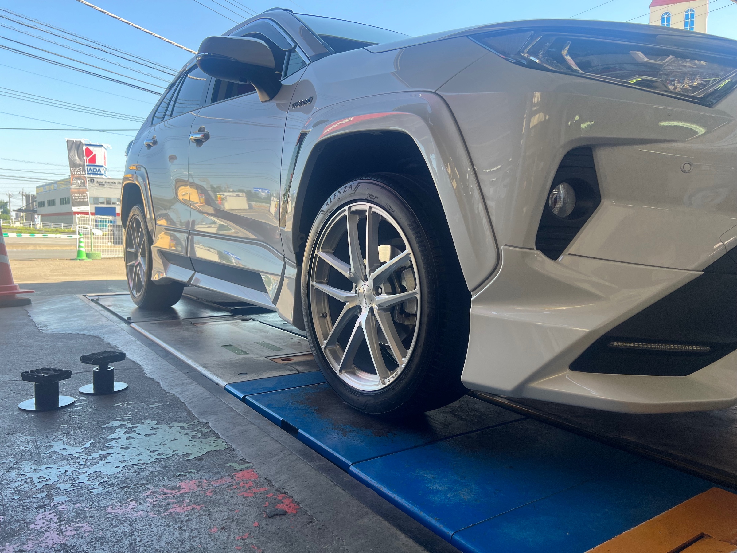 プロドライブGC-05Rとアレンザ001を装着！！RAV4にばっちり | トヨタ