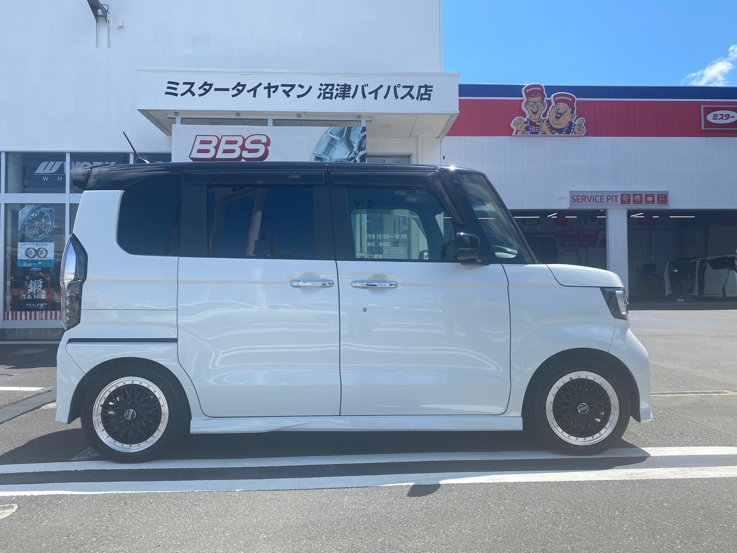 NBOXにブラックメッシュ✨ | スタッフ日記 | ミスタータイヤマン NBOXにブラックメッシュ✨ | スタッフ日記 | ミスタータイヤマン