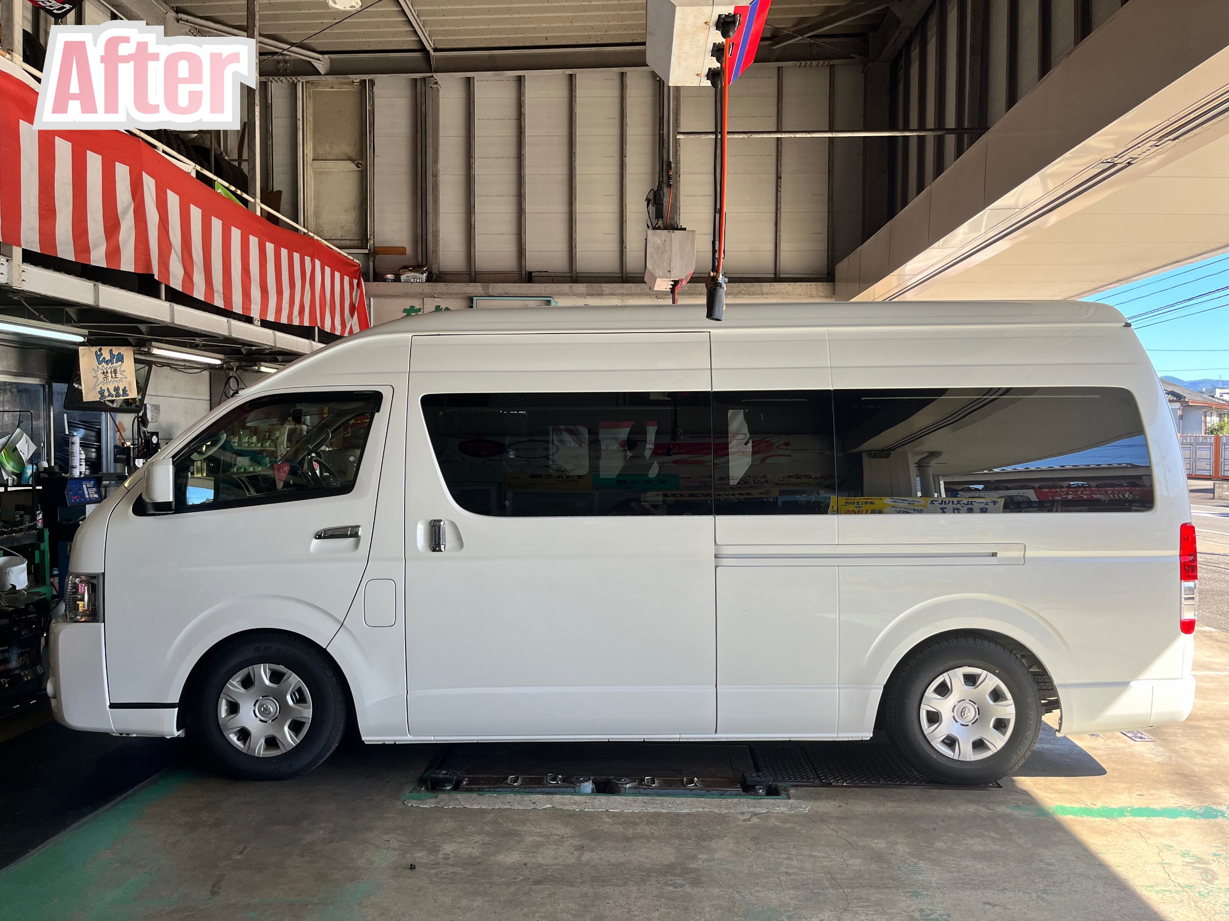 ☆トヨタ ハイエース リフトダウンキットと車高調取り付け