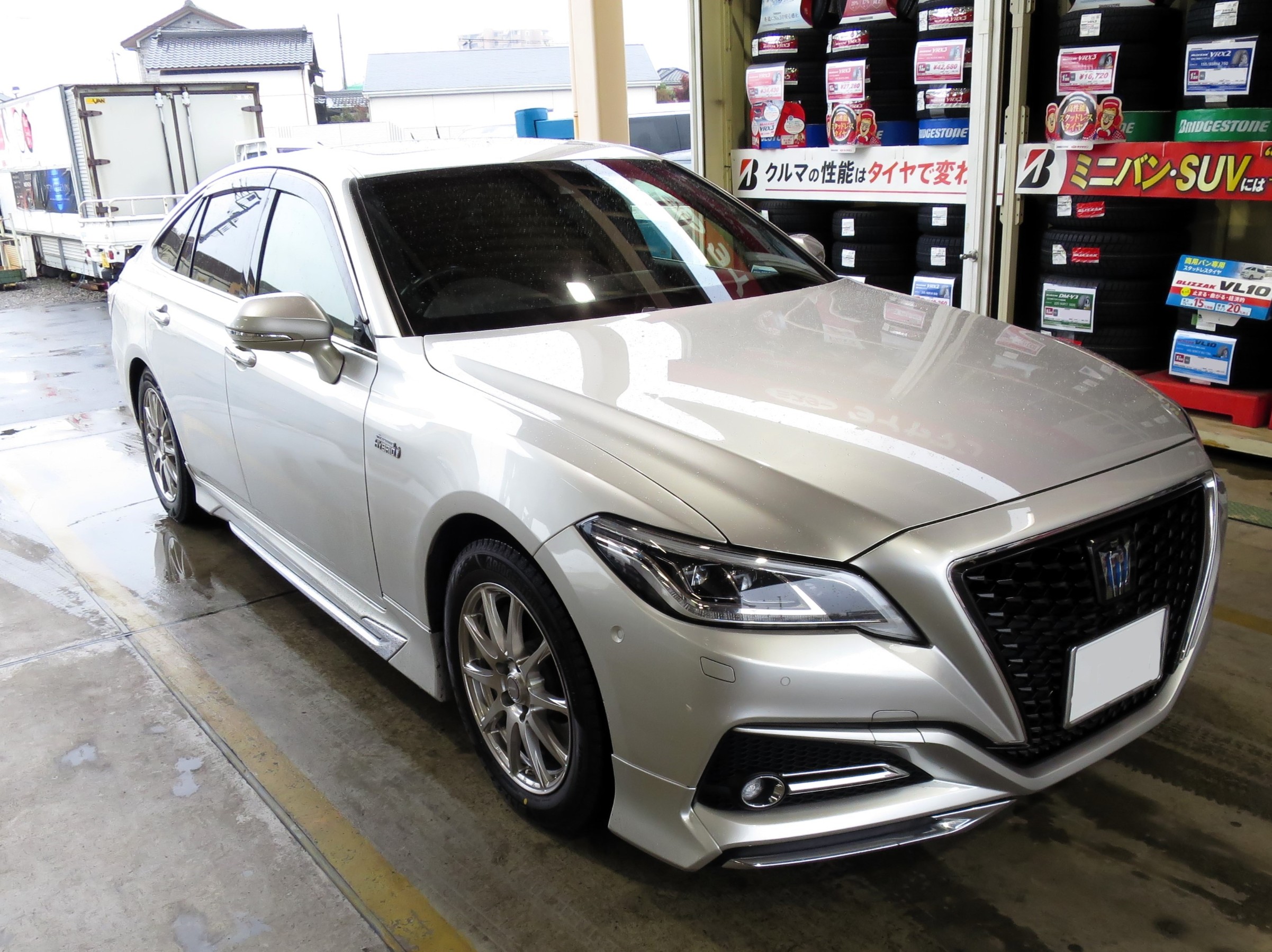 トヨタ クラウンにBRIDGESTONE BLIZZAK VRX3 + ECOFORME SE-23を トヨタ クラウンにBRIDGESTONE BLIZZAK VRX3 + ECOFORME SE-23を