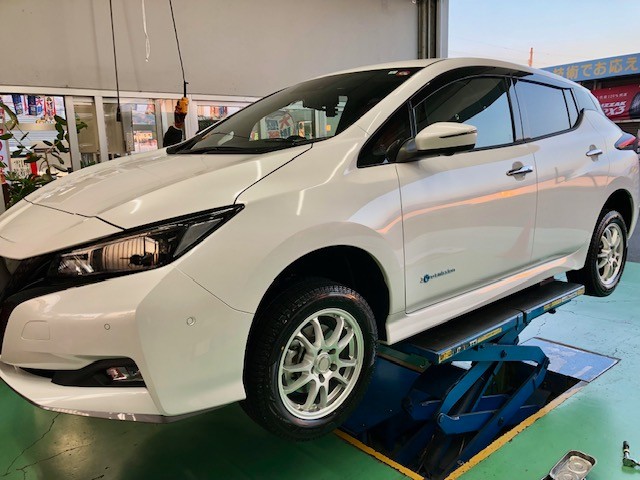 日産・リーフにブリザックVRX3を装着 | 日産 リーフ | スタッフ日記