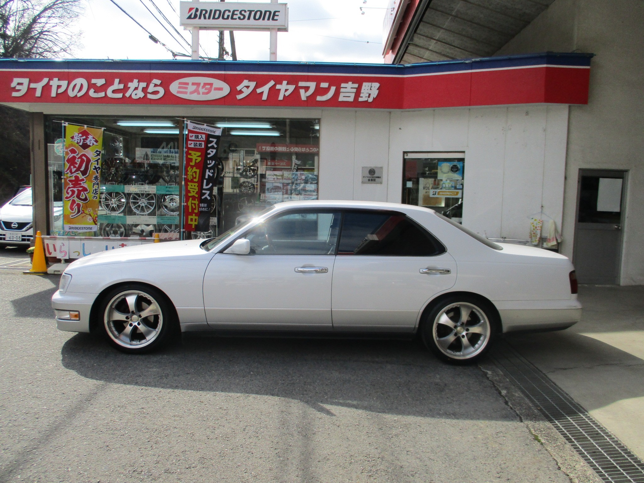 やっぱりセダンは、カッコ良い！！ | 日産 グロリア タイヤ