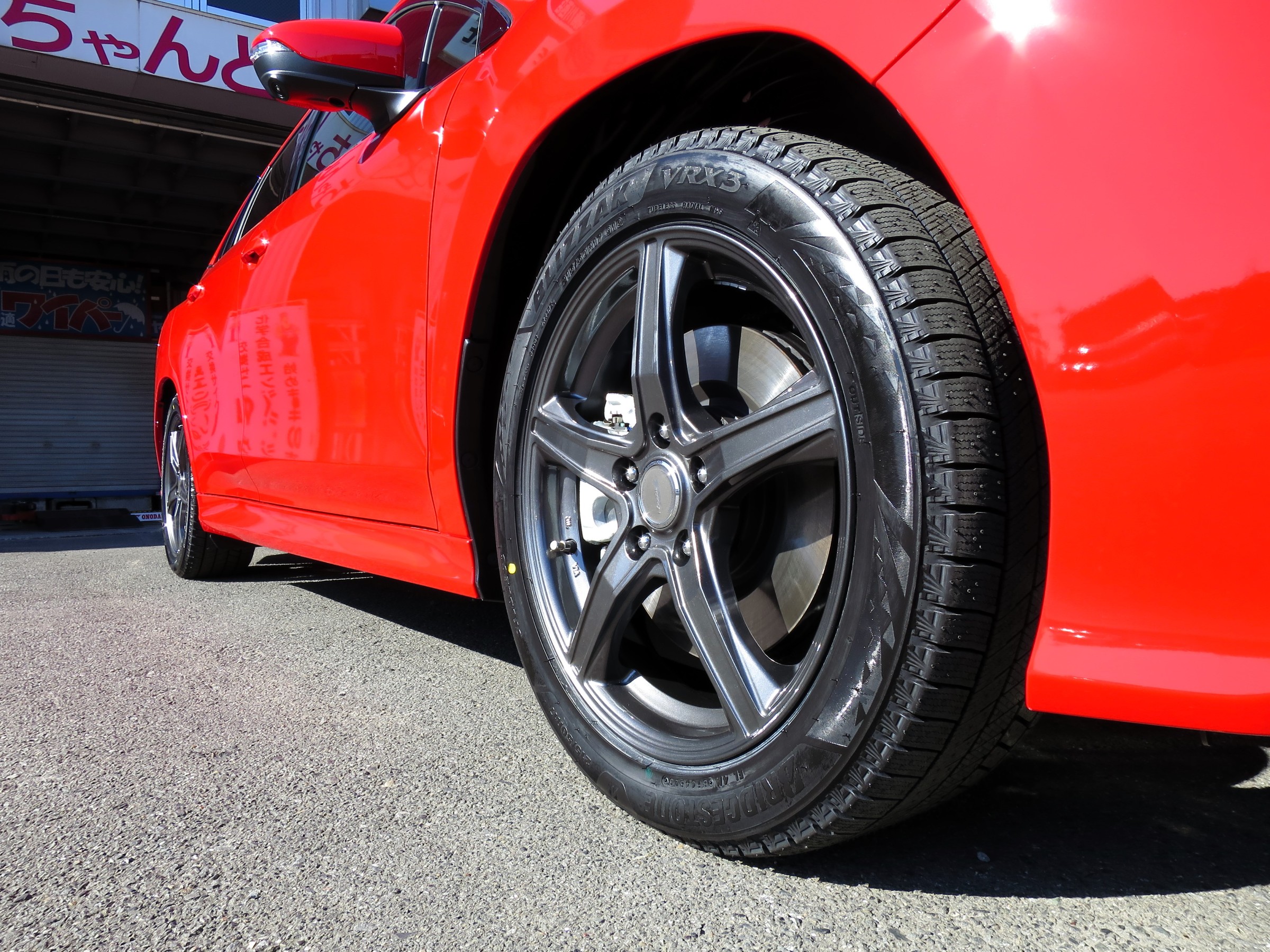スバル レヴォーグにBRIDGESTONE BLIZZAK VRX3 +TOPRUN VR5を