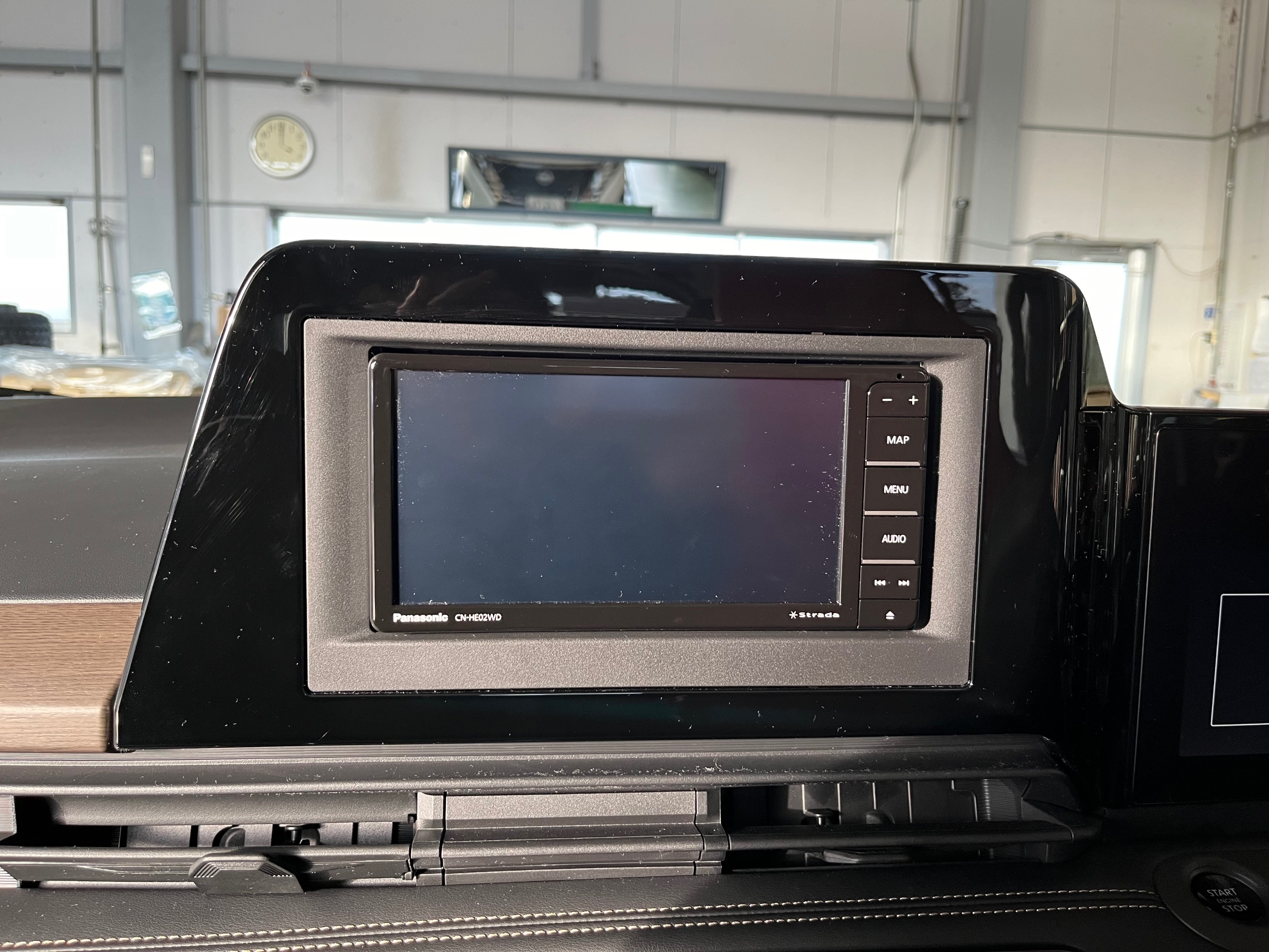 ニッサン セレナ(C28型) 用品お取付 | 日産 セレナ e-Power AV&