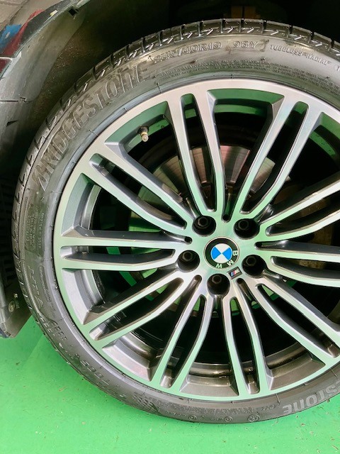 BMW523iにトランザT005☆を装着 | BMW 5シリーズ タイヤ タイヤ