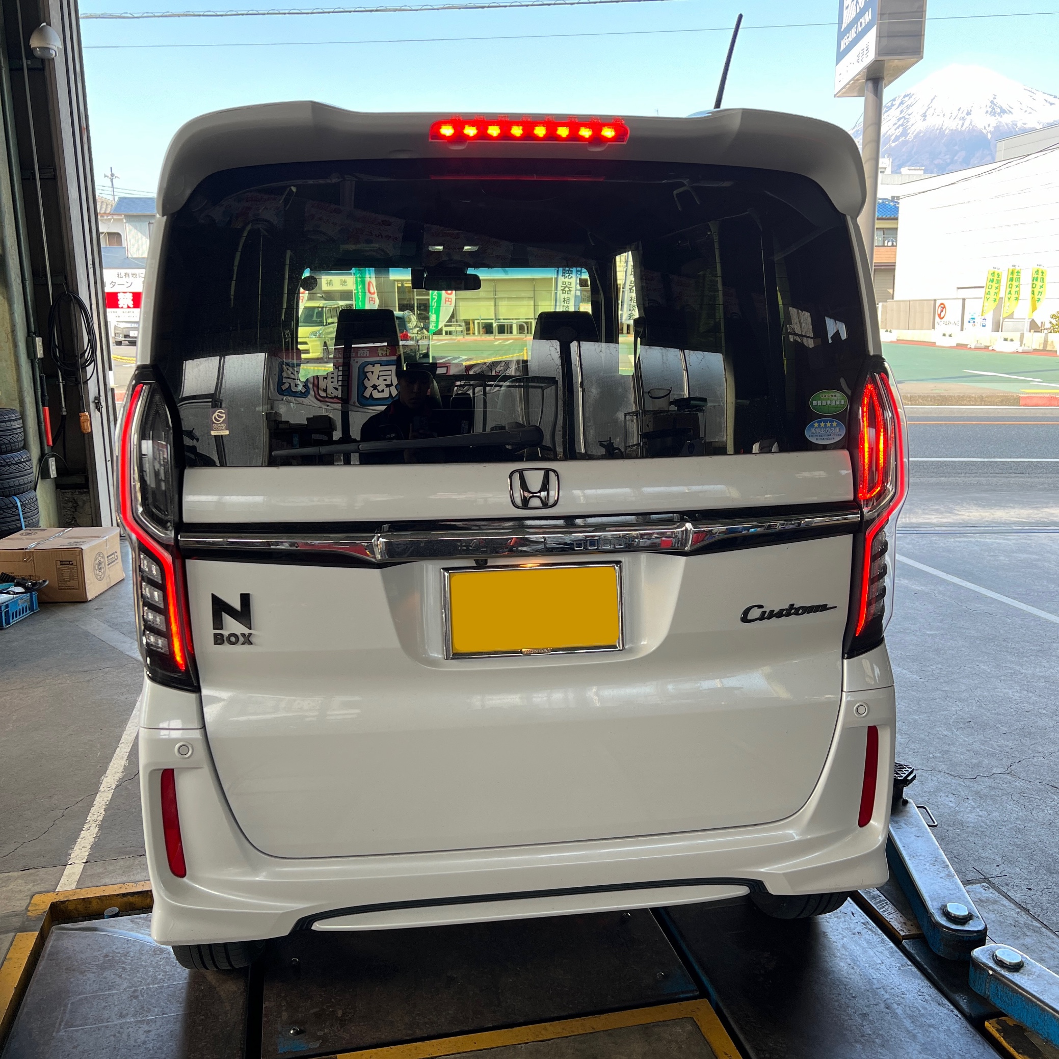 新車5年でランプ切れ！？ | ホンダ N-BОXカスタム その他 | タイヤ屋の