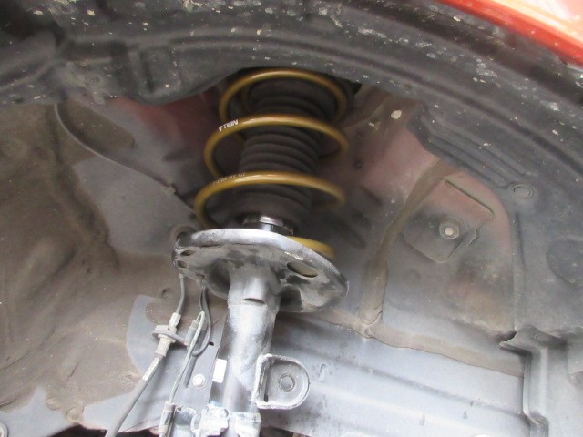 レクサスCT200hにダウンスプリング・キャリートラックにアルミ