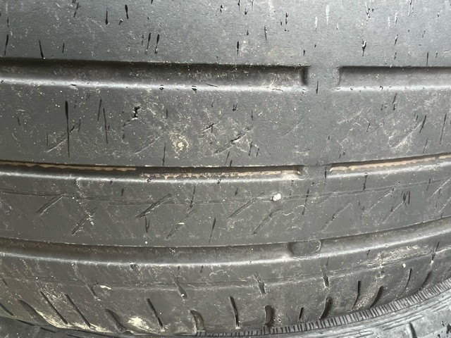 スリップラインの出たタイヤ