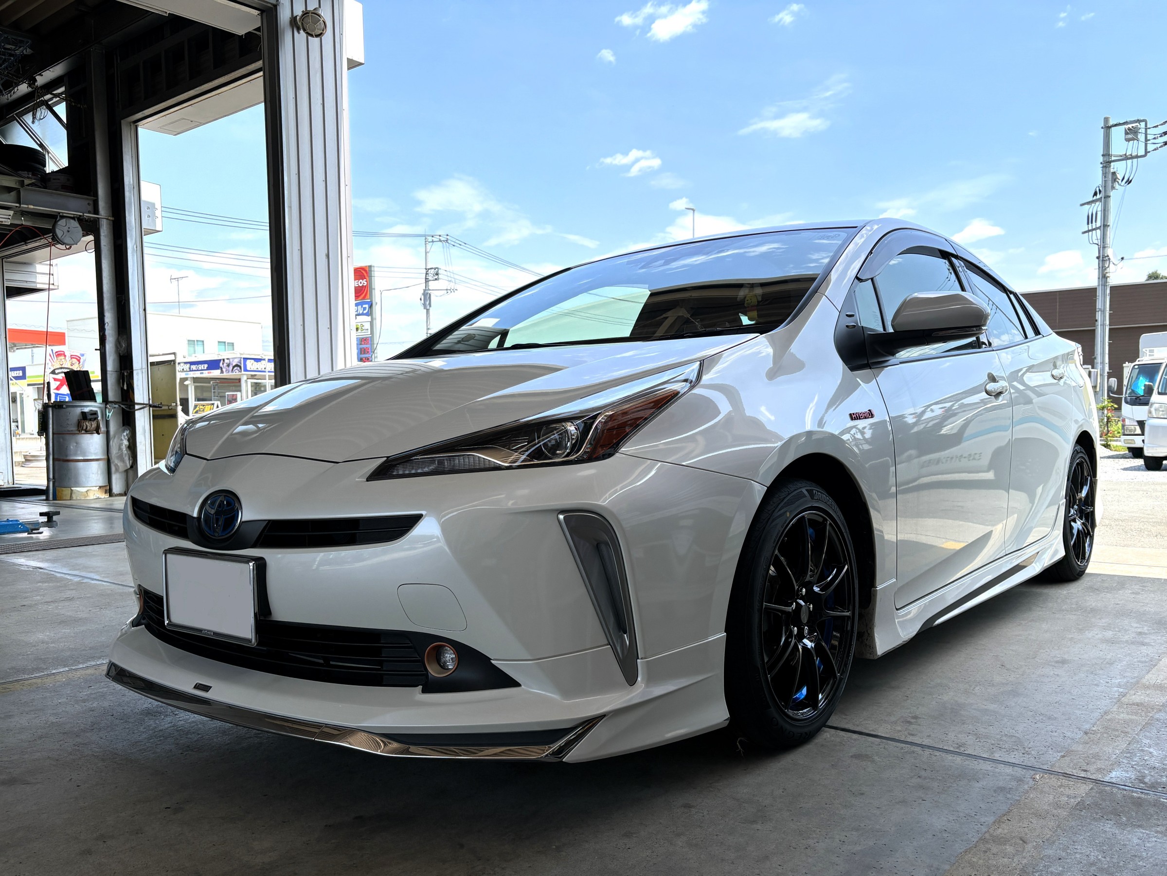 トヨタ プリウスにブリヂストン REGNO GR-XⅢを装着 [タイヤ交換