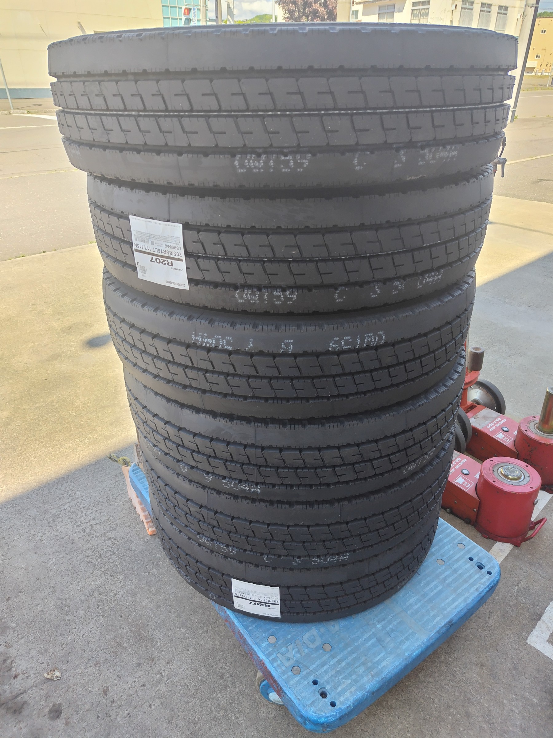 みっこ205／85R16 価格｜205/85R16 117/115N LT752R ヨコハマタイヤ YOKOHAMA