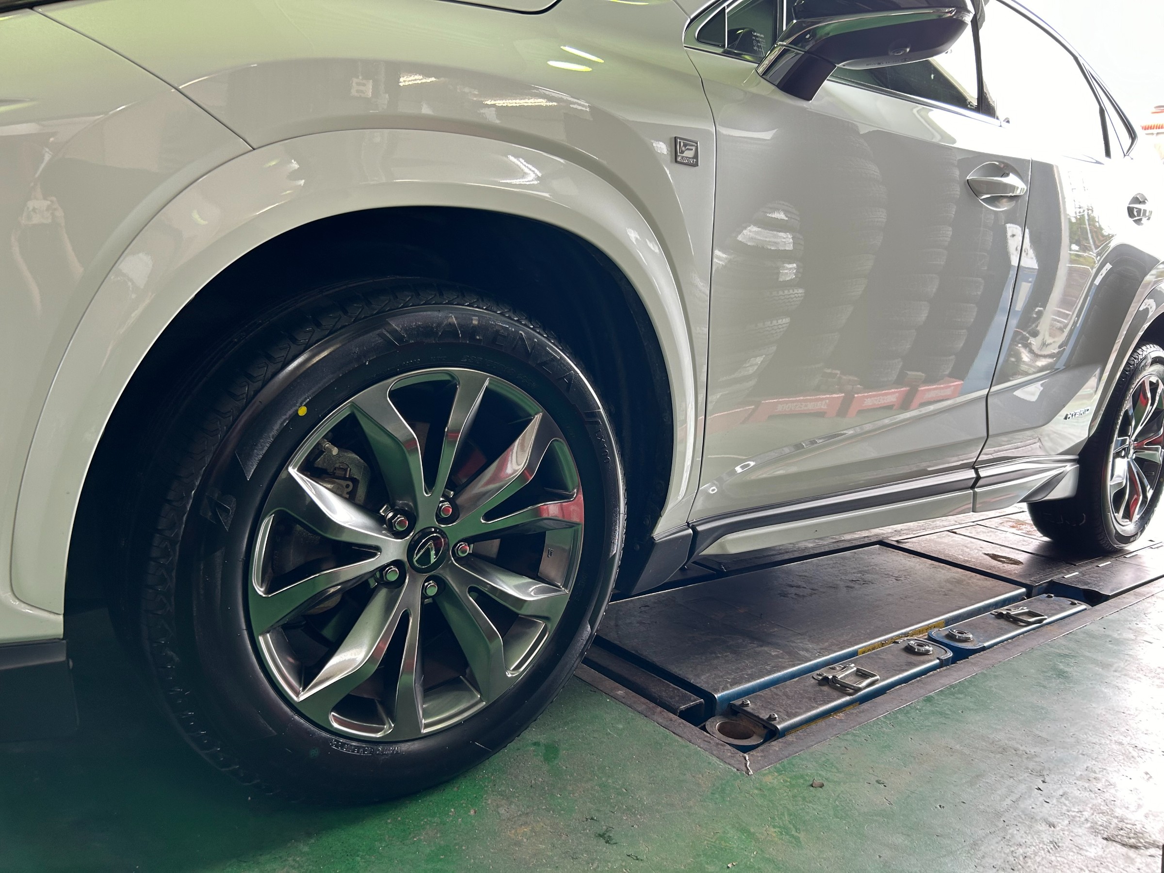 LEXUS NX FスポーツタイヤホイールセットブリヂストンLX100 BRIDGESTONE クラウンスポーツ LEXUS NX ブリヂストン 235/50R20