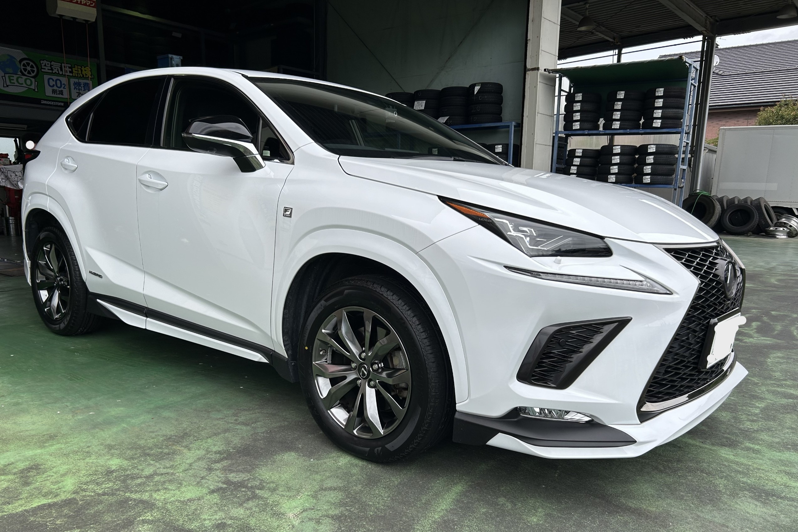 LEXUS NX FスポーツタイヤホイールセットブリヂストンLX100 ALENZA LX100装着 | レクサス NX300h タイヤ タイヤ・ホイール
