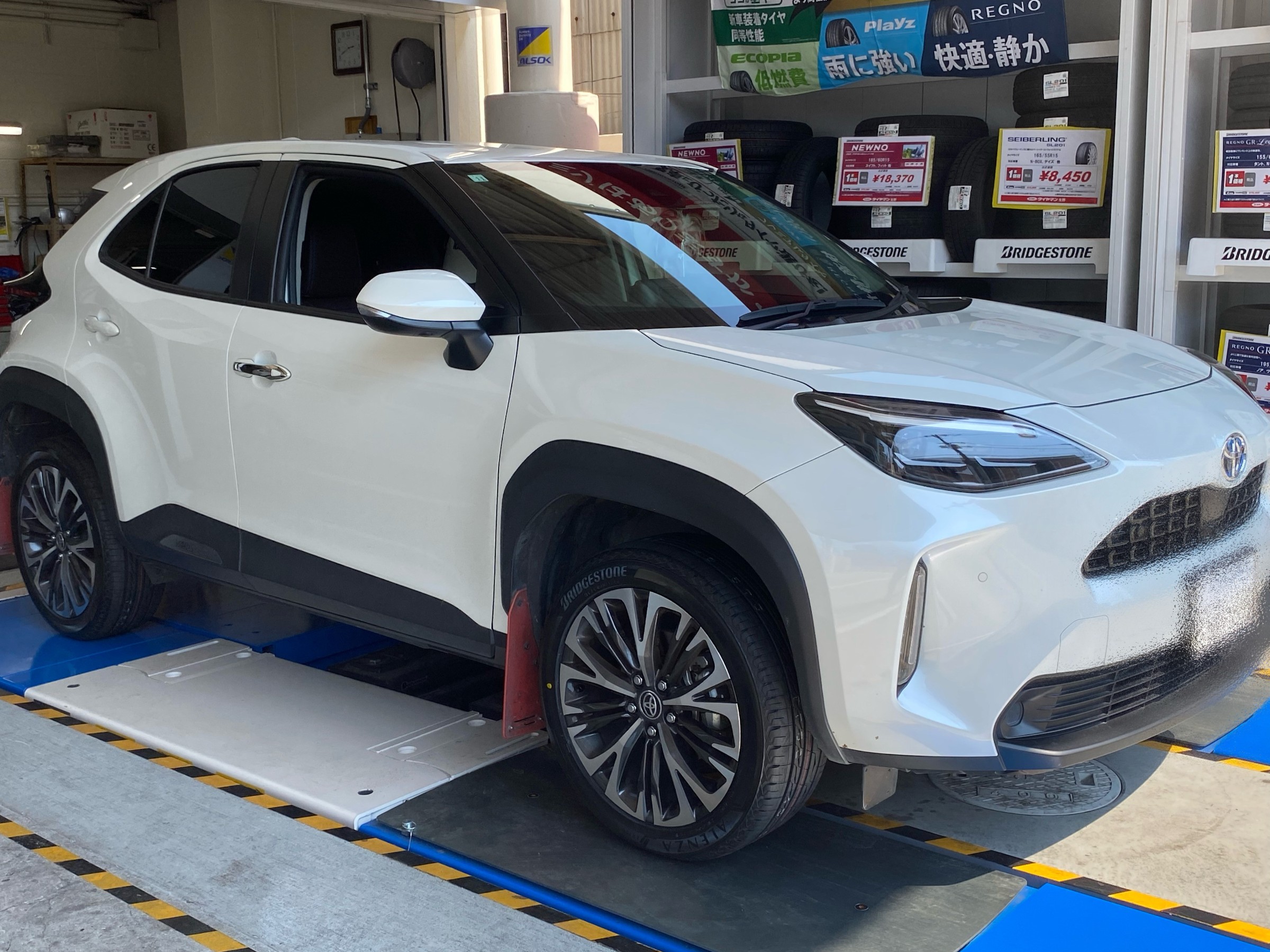 ヤリスクロスＬＸ１００タイヤ交換