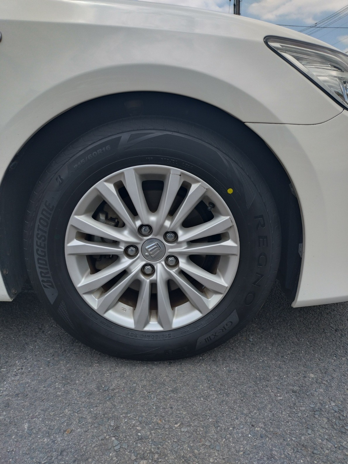 クラウンタイヤ交換（REGNO GR-XⅢ） | スタッフ日記 | ミスター