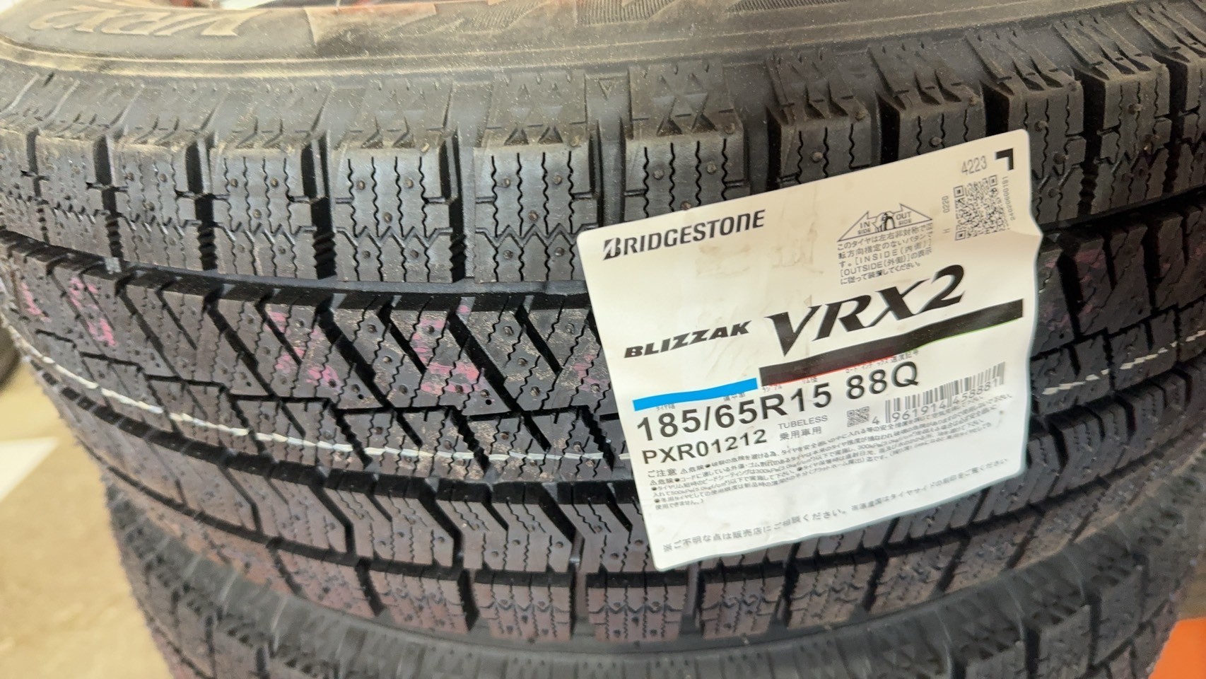 ブリザックVRX2 + VELVA SPORTⅡ | 漆原タイヤ作業日報