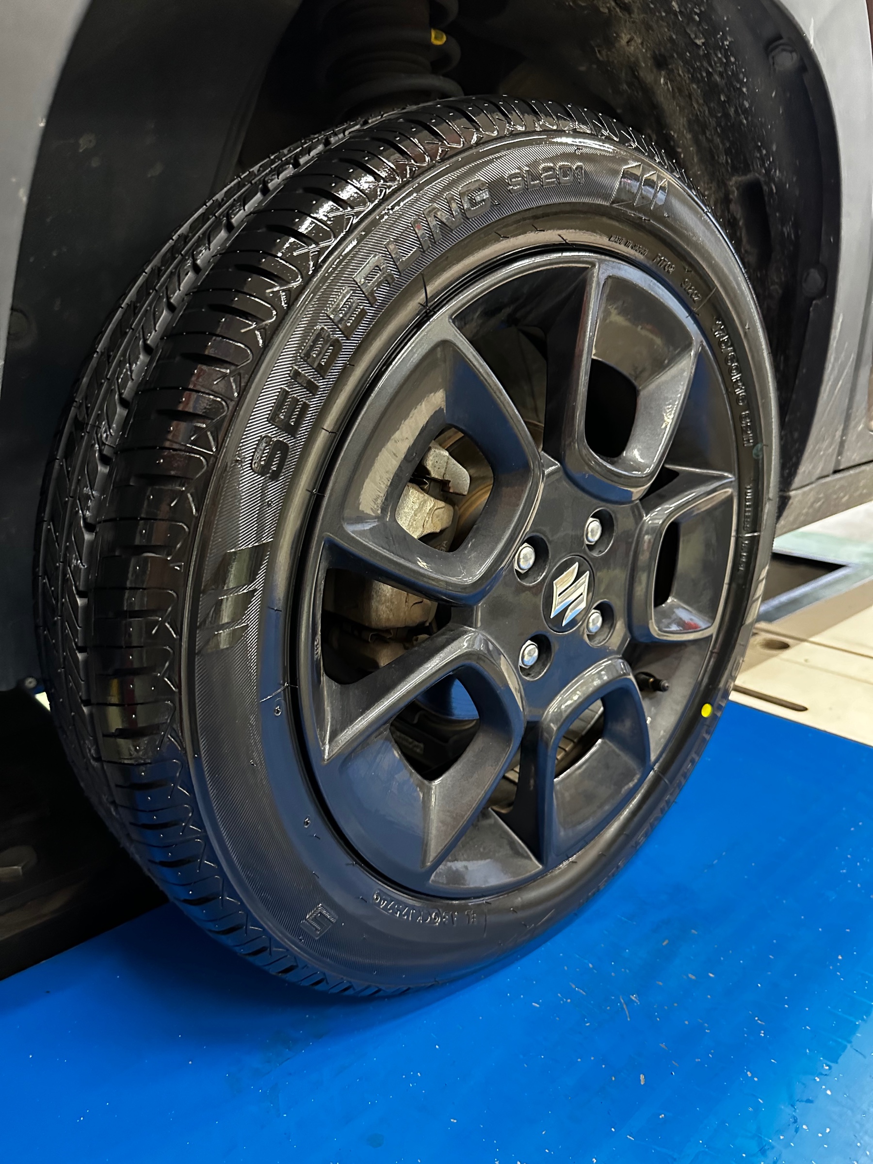 タイヤ・ホイール Subie ホイールセット17インチ 7.5J（シルバー／ガンメタ／ブラック