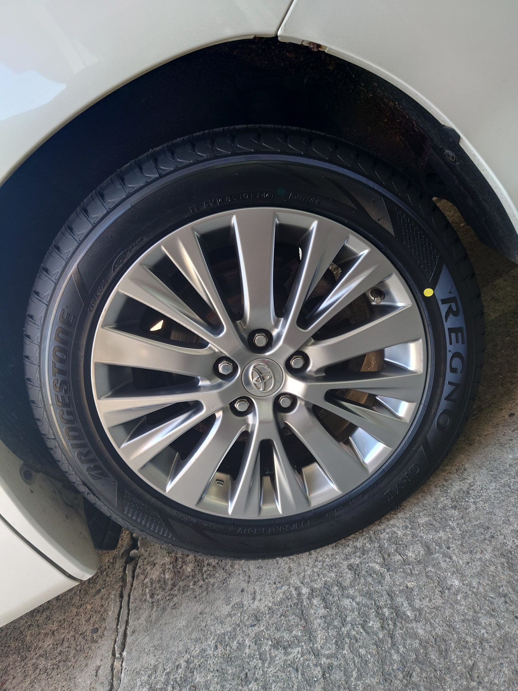 アルファード　235/50R18　レグノGRV2 BRIDGESTONE（ブリヂストン） 235/50R18 101V XL レグノ GRV-2 夏