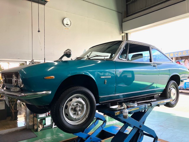 いすゞ117クーペ アルミホイール タイヤ付き いすゞ117クーペ ロゴ入りアルミホイールと175/70R13タイヤセット