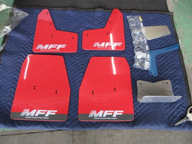 GRヤリスロバンペラ君にMFFのマッドフラップ装着 | トヨタ