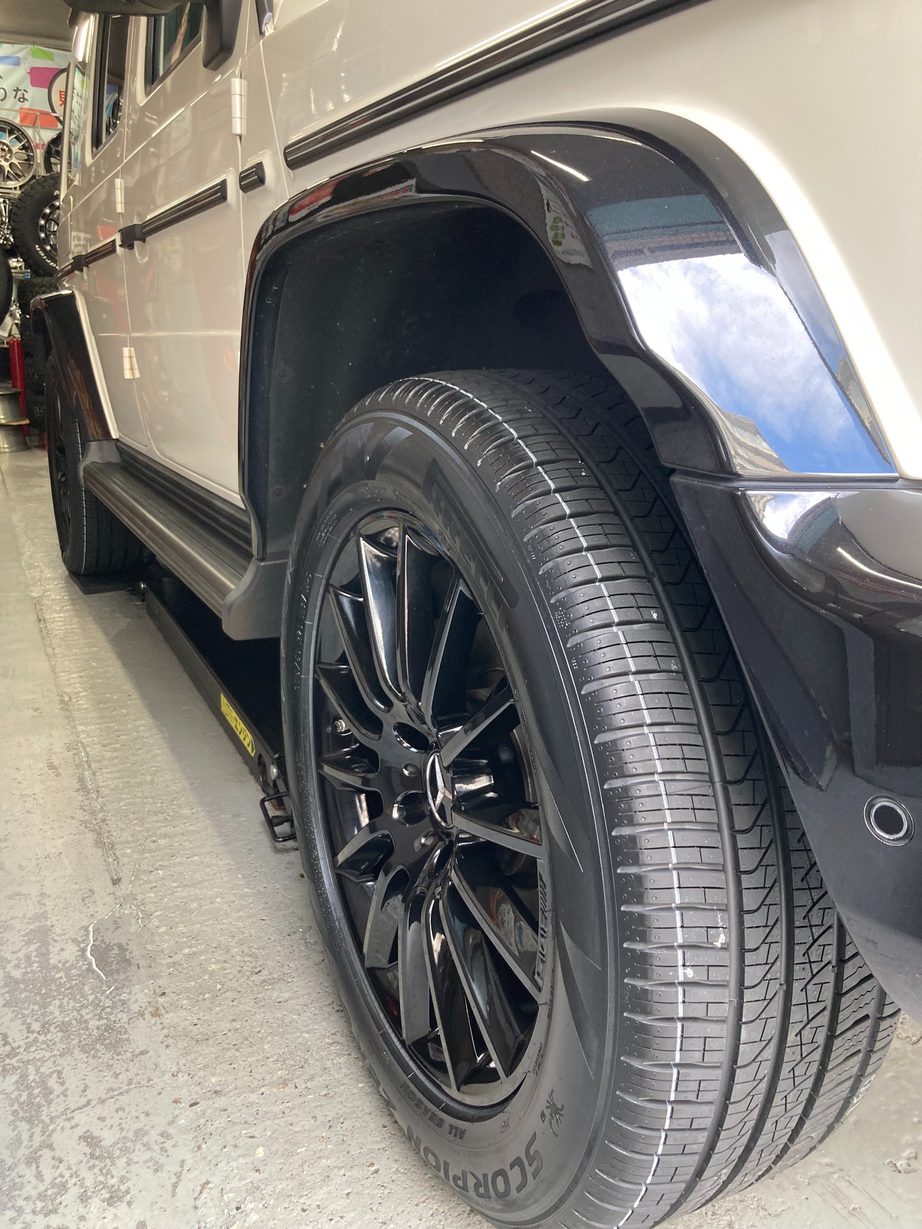 G400d タイヤ交換 | メルセデス・ベンツ Gクラス | スタッフ日記