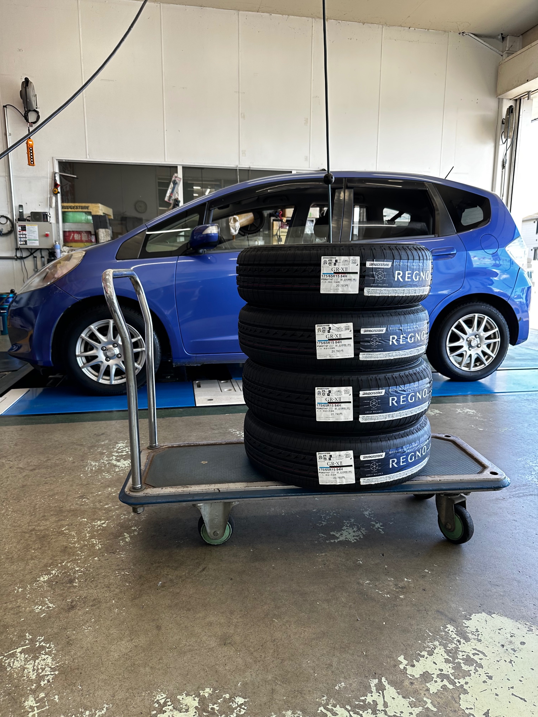 ホンダフィットにレグノGR-XⅡ 175/65R15を(^^) | ホンダ