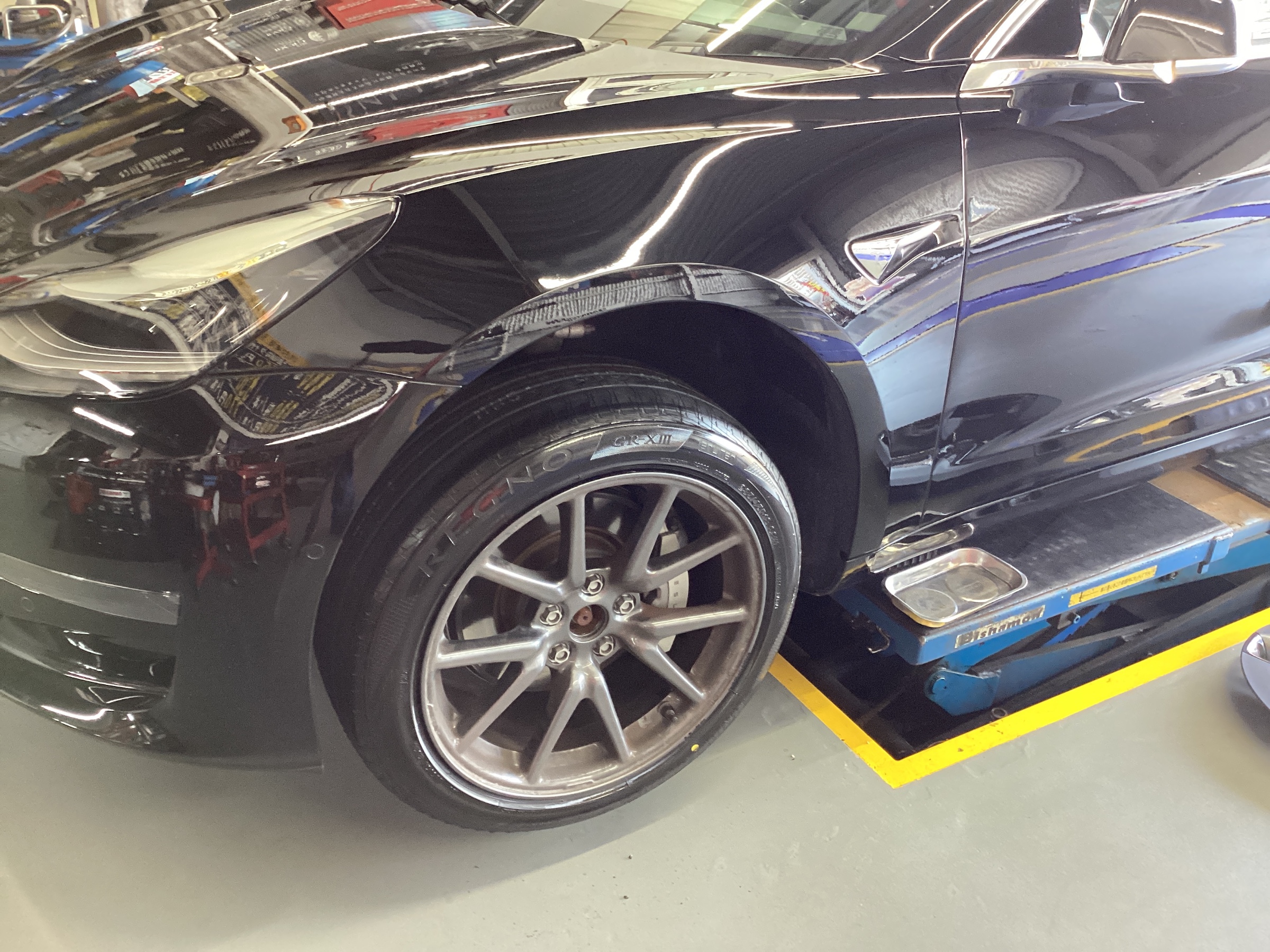 とても静かなお車です | テスラ モデル3 タイヤ タイヤ・ホイール関連