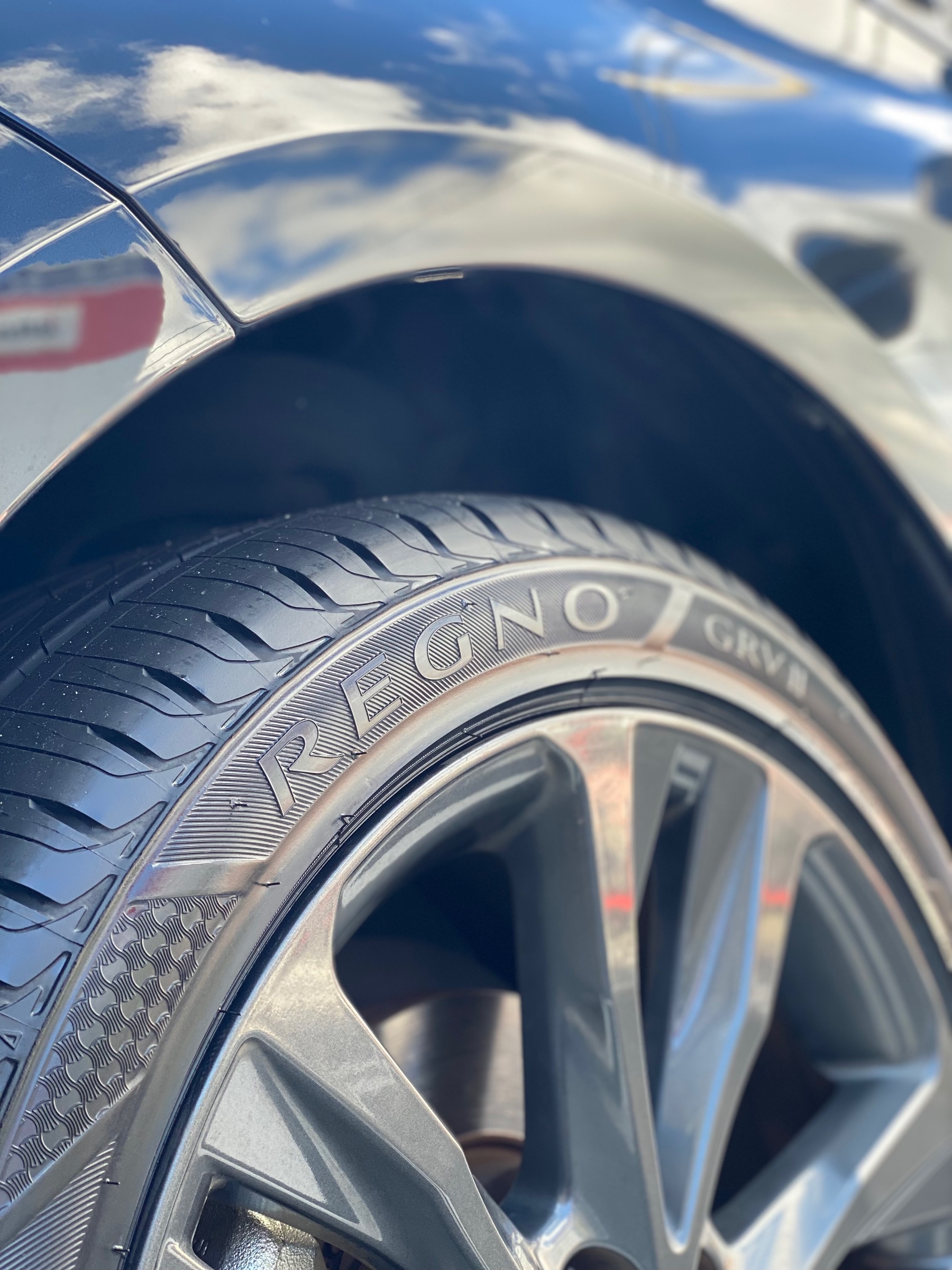 大人の秋のドライブは、REGNOで。 | トヨタ カローラツーリング タイヤ