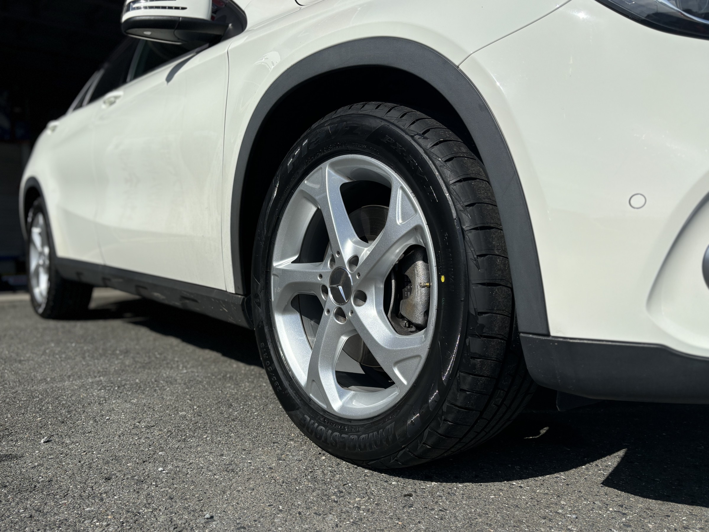 メルセデスベンツ GLA220にブリヂストン Playz PX-RVⅡを装着 メルセデスベンツ GLA220にブリヂストン Playz PX-RVⅡを装着
