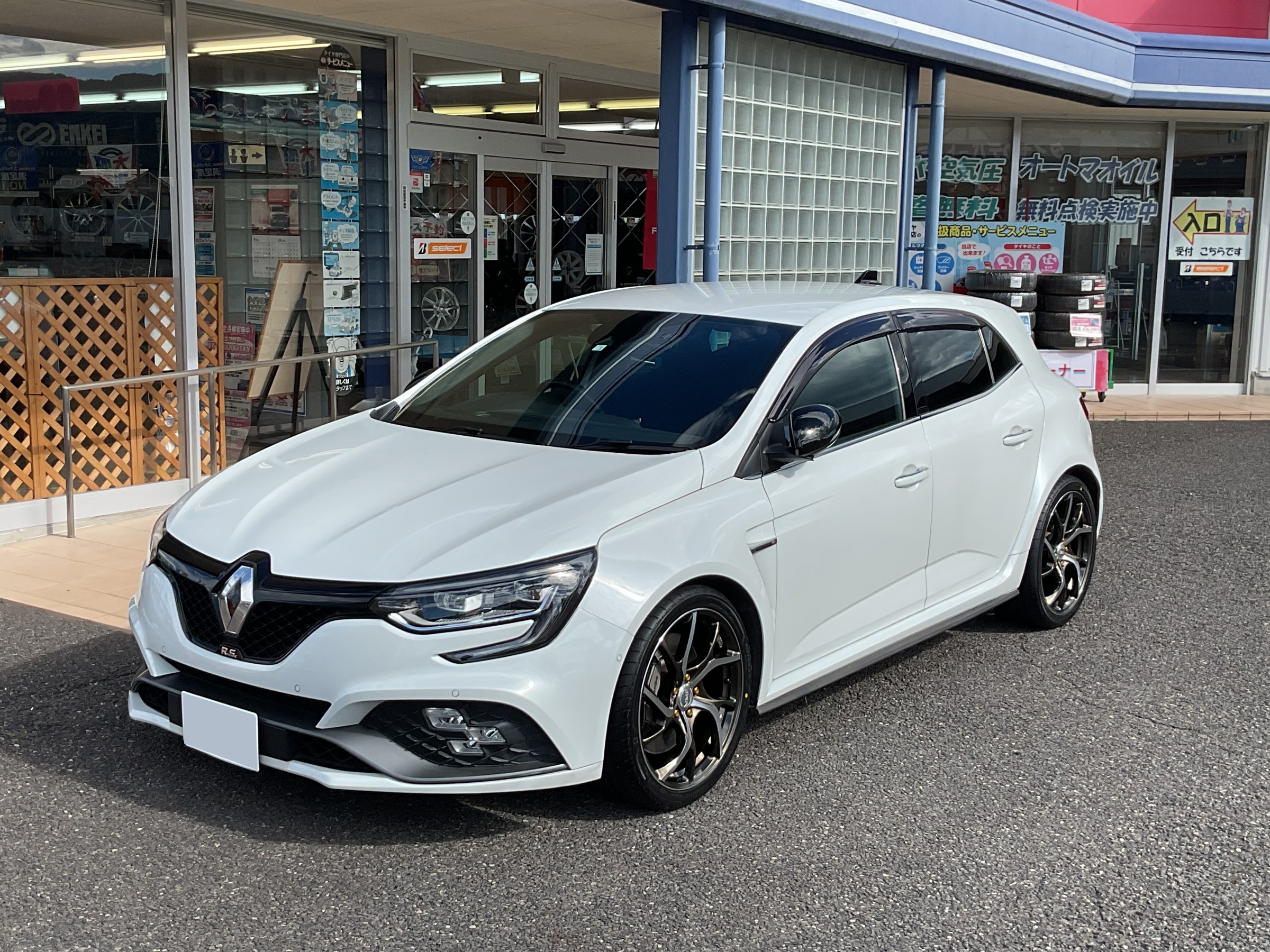 ルノーメガーヌRS…タイヤホイールセット…ミシュラン245/35. ルノー メガーヌRSの タイヤ交換しました＾＾ | ルノー メガーヌ