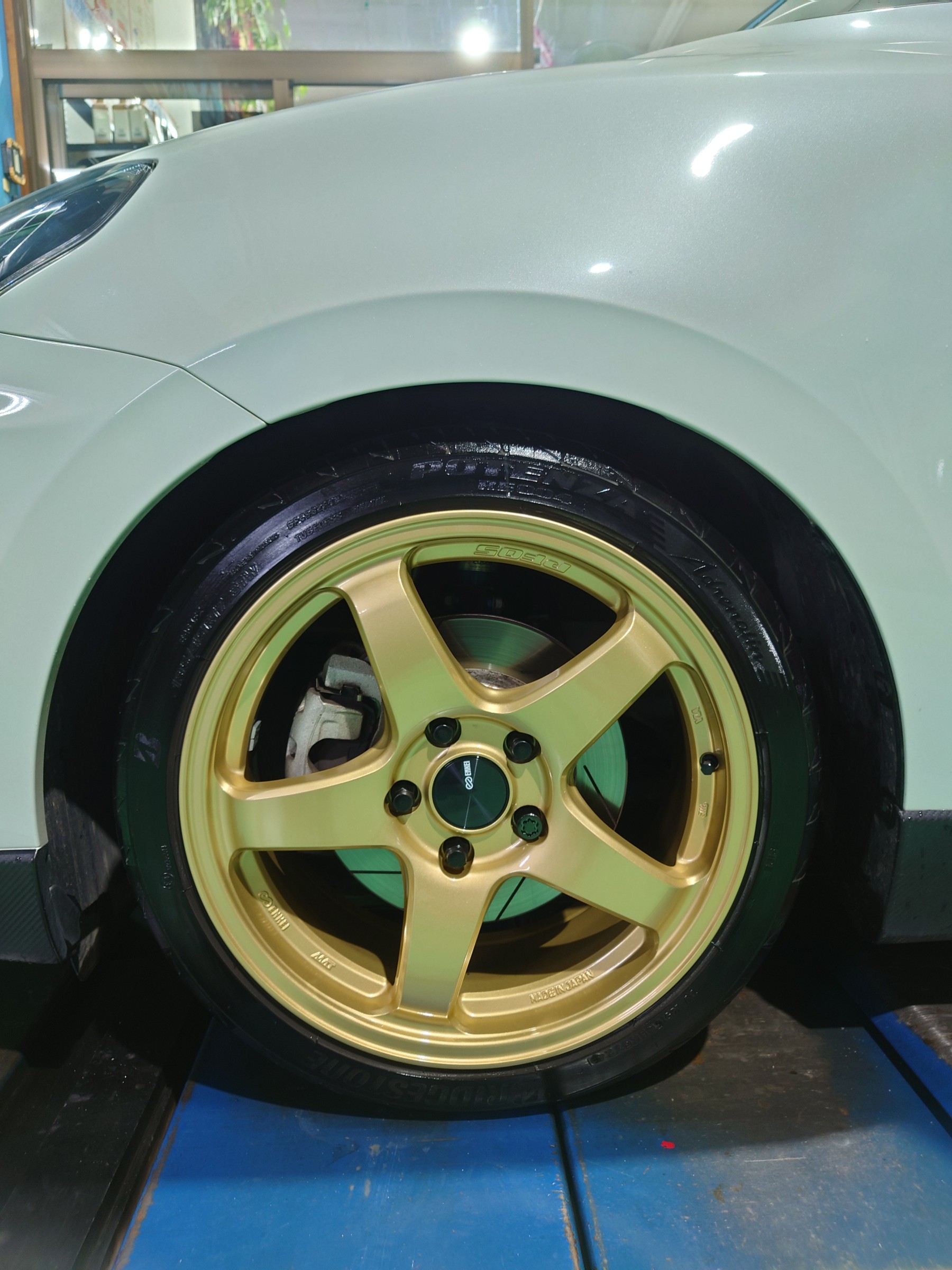 スイフトスポーツZC33 ホィール交換 | 技術・サービス スイフトスポーツZC33 ホィール交換 | 技術・サービス