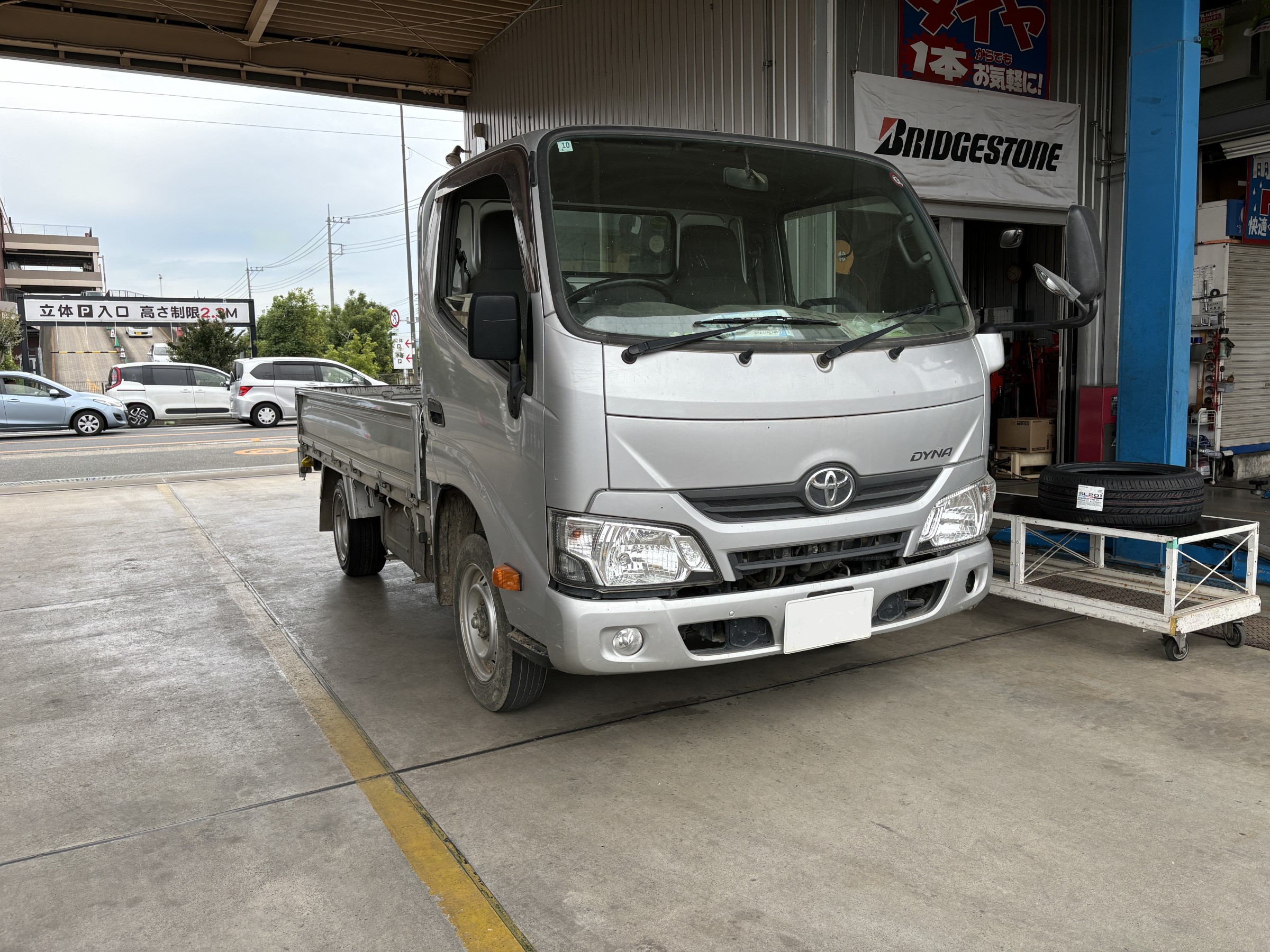 トヨタ ダイナにブリヂストン RD-651 STEELを装着 [タイヤ交換 
