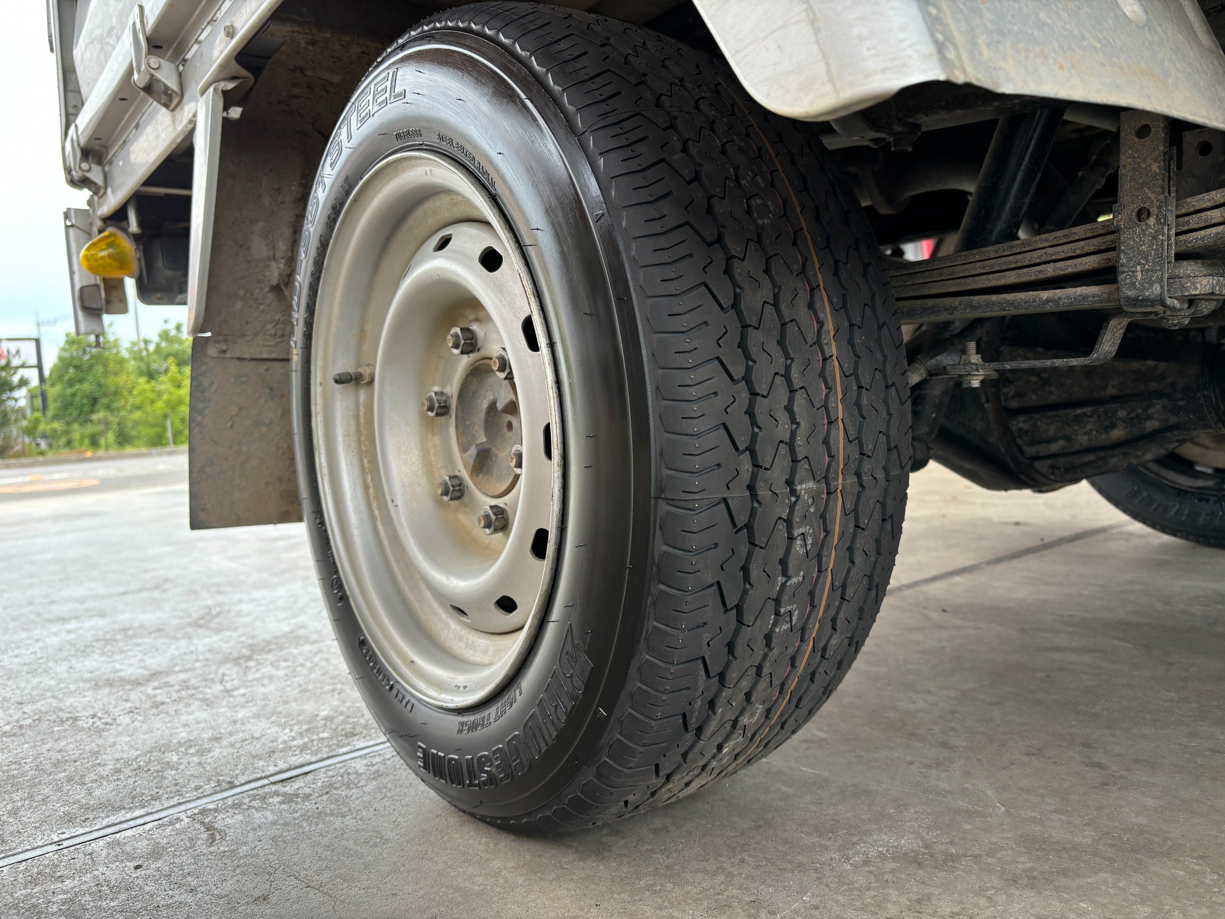 トヨタ ダイナにブリヂストン RD-651 STEELを装着 [タイヤ交換