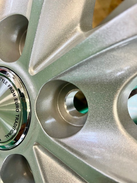 プリウスの冬セットは、純正ナット対応で | トヨタ プリウス ホイール