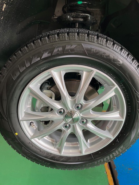 BSスタッドレス185/65R15アルミセット 2024年 ノートe-power 日産