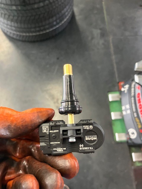 トヨタ＆レクサスの空気圧センサー付き車の、ホイール交換に朗報