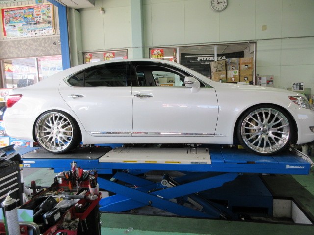 1台分　4個　レクサス　LS LC ワイドトレッドスペーサー　22ミリ 楽天市場】日本製 日本製 レクサスLS(ボルト車不可)/40系50系