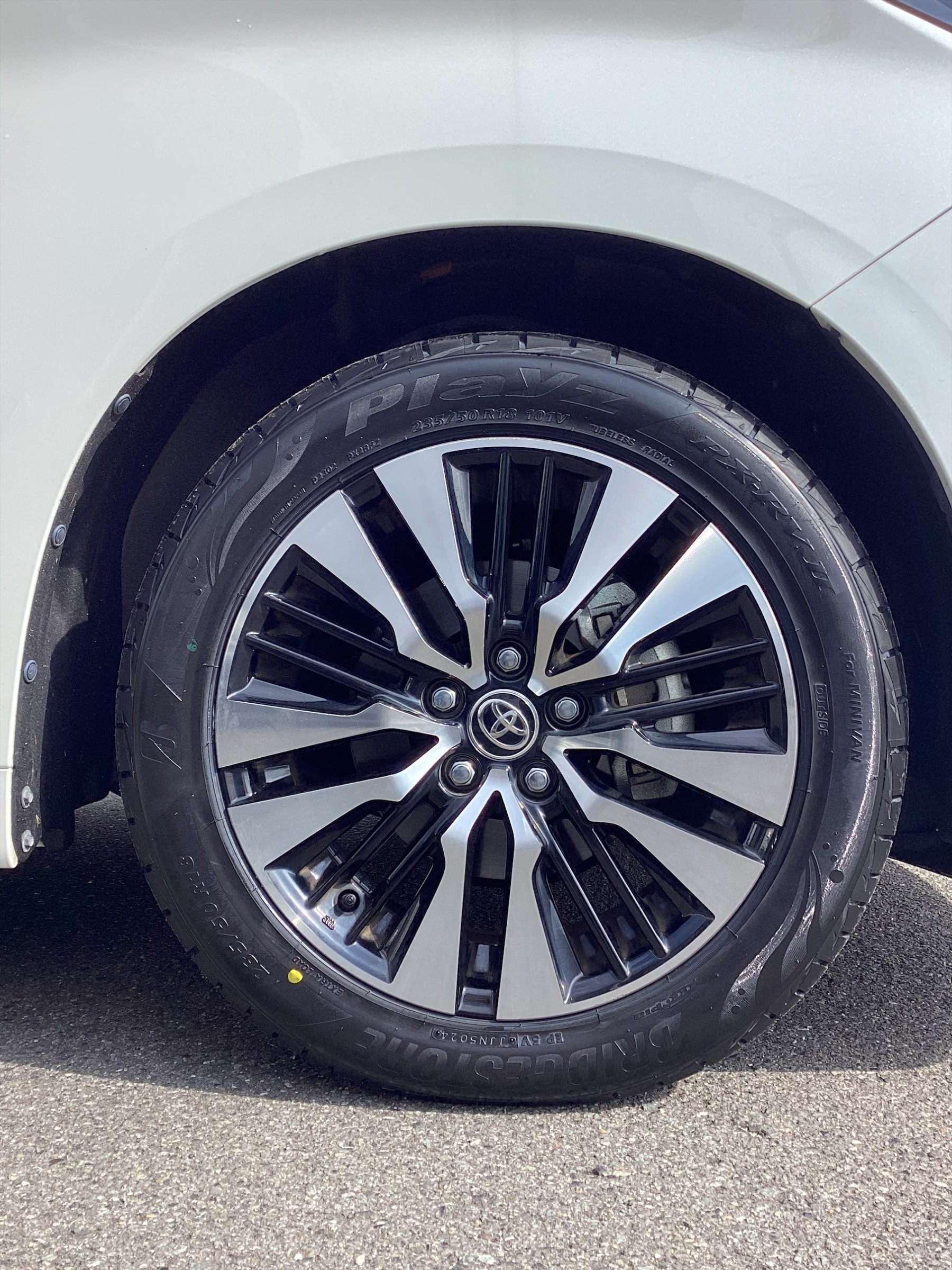 ☆彡トヨタアルファード 235/50R18 プレイズPX-RVⅡ タイヤ交換☆彡