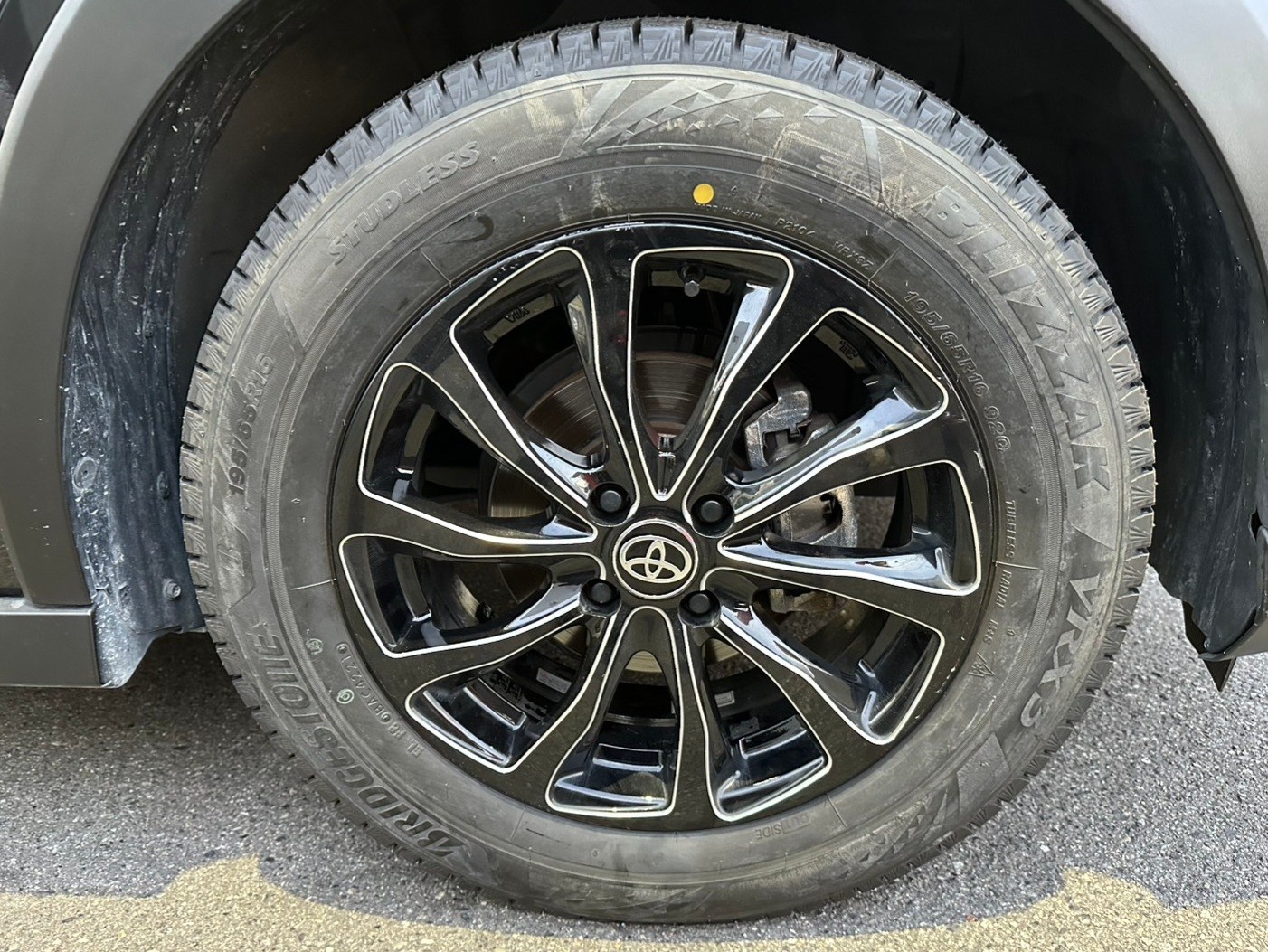 ☆彡トヨタ ライズ スタッドレスタイヤ ブリザックVRX3交換☆彡