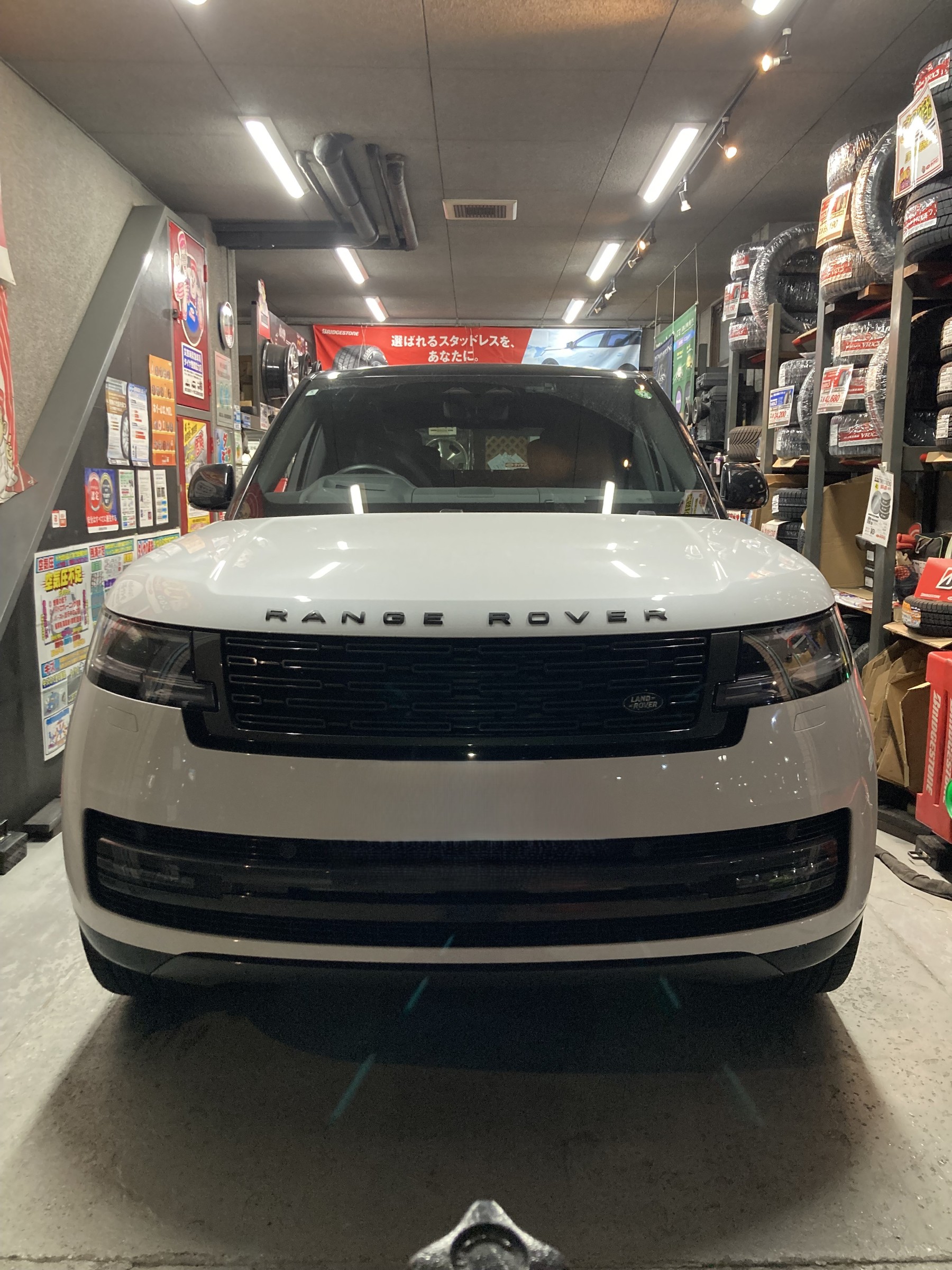 レンジローバー スタッドレスSET | ランドローバー | スタッフ日記