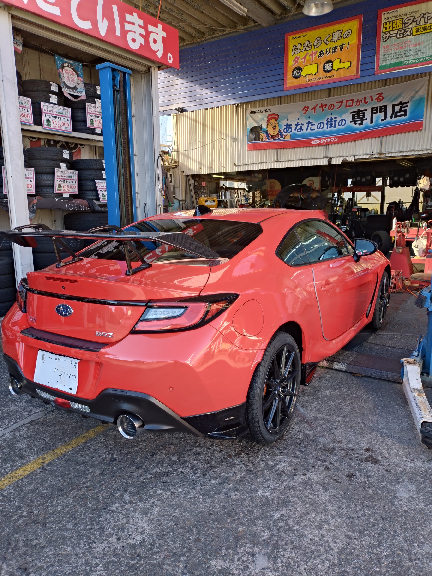 トヨタ GR86スタッドレス装着です！ | トヨタ 86 タイヤ | スタッフ