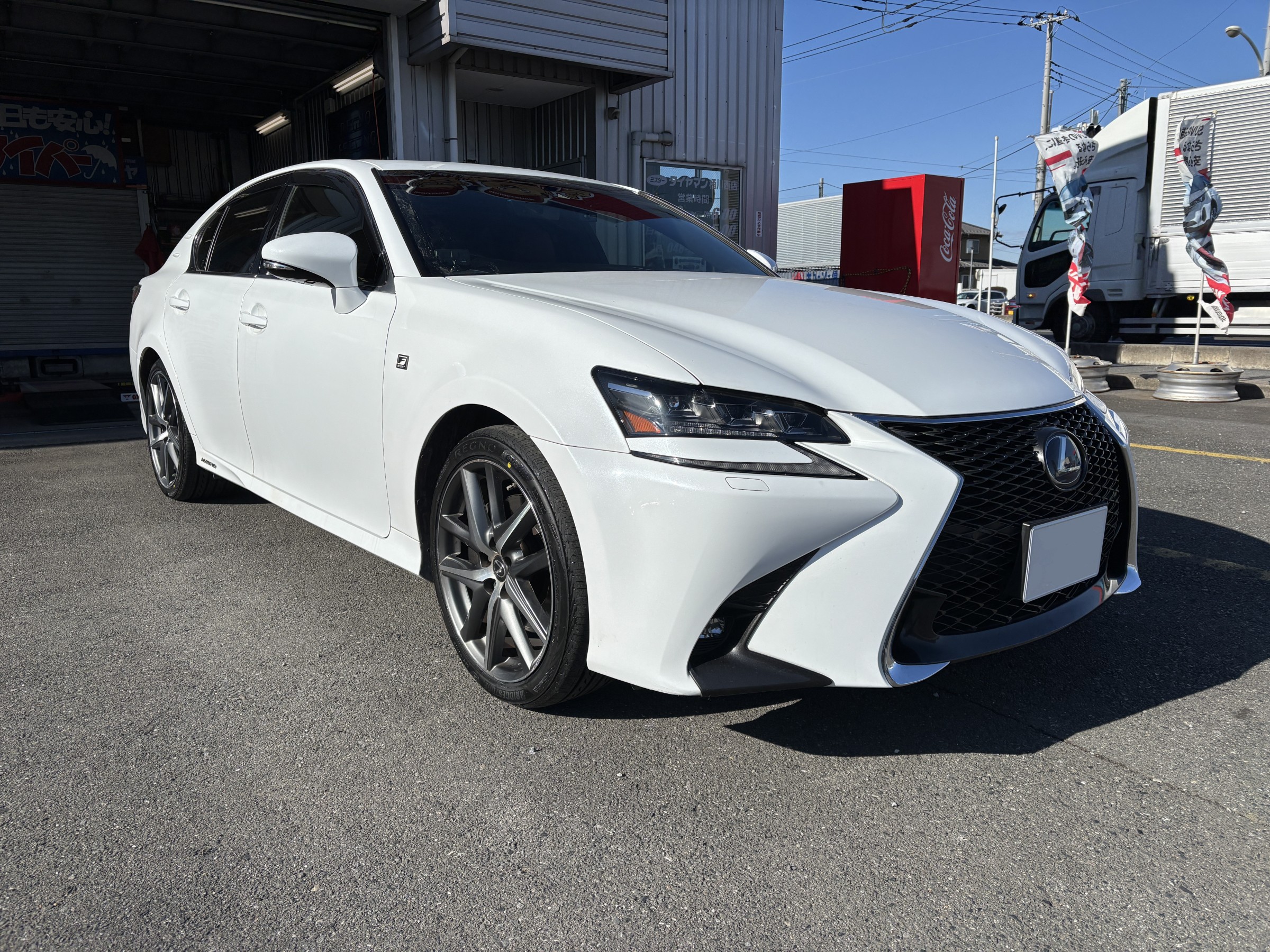 LEXUS GS300h にブリヂストン REGNO GR-XⅢを装着[タイヤ交換