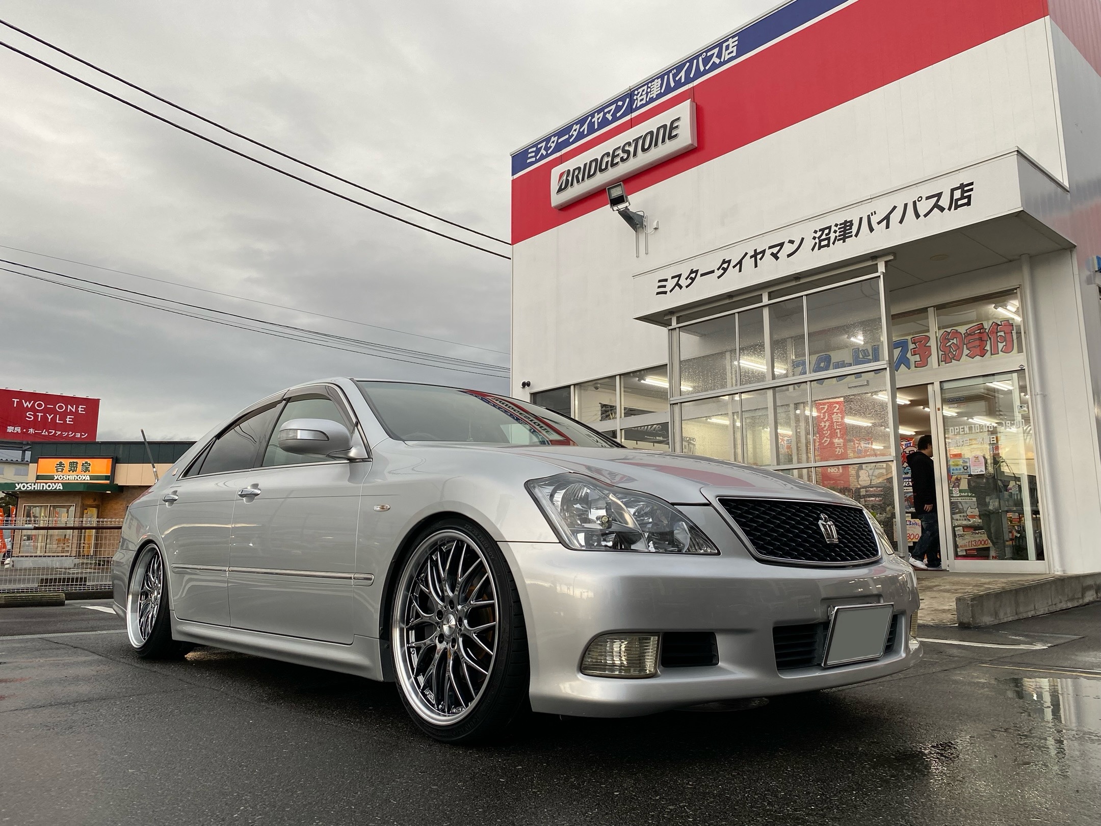 クラウンのホイールをディッシュからメッシュへ☆彡 | トヨタ クラウン