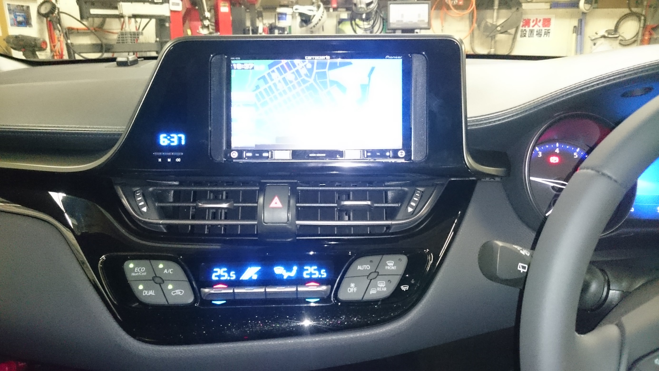 納車前取り付け 只今人気ナンバー１ Ch Rにナビゲーション トヨタ エスティマハイブリッド Av ナビ機器 カー用品取付 各社ナビゲーション取付 彰の営業日誌 ミスタータイヤマン 広尾 北海道のタイヤ カー用品ショップ ブリヂストンのタイヤ専門店