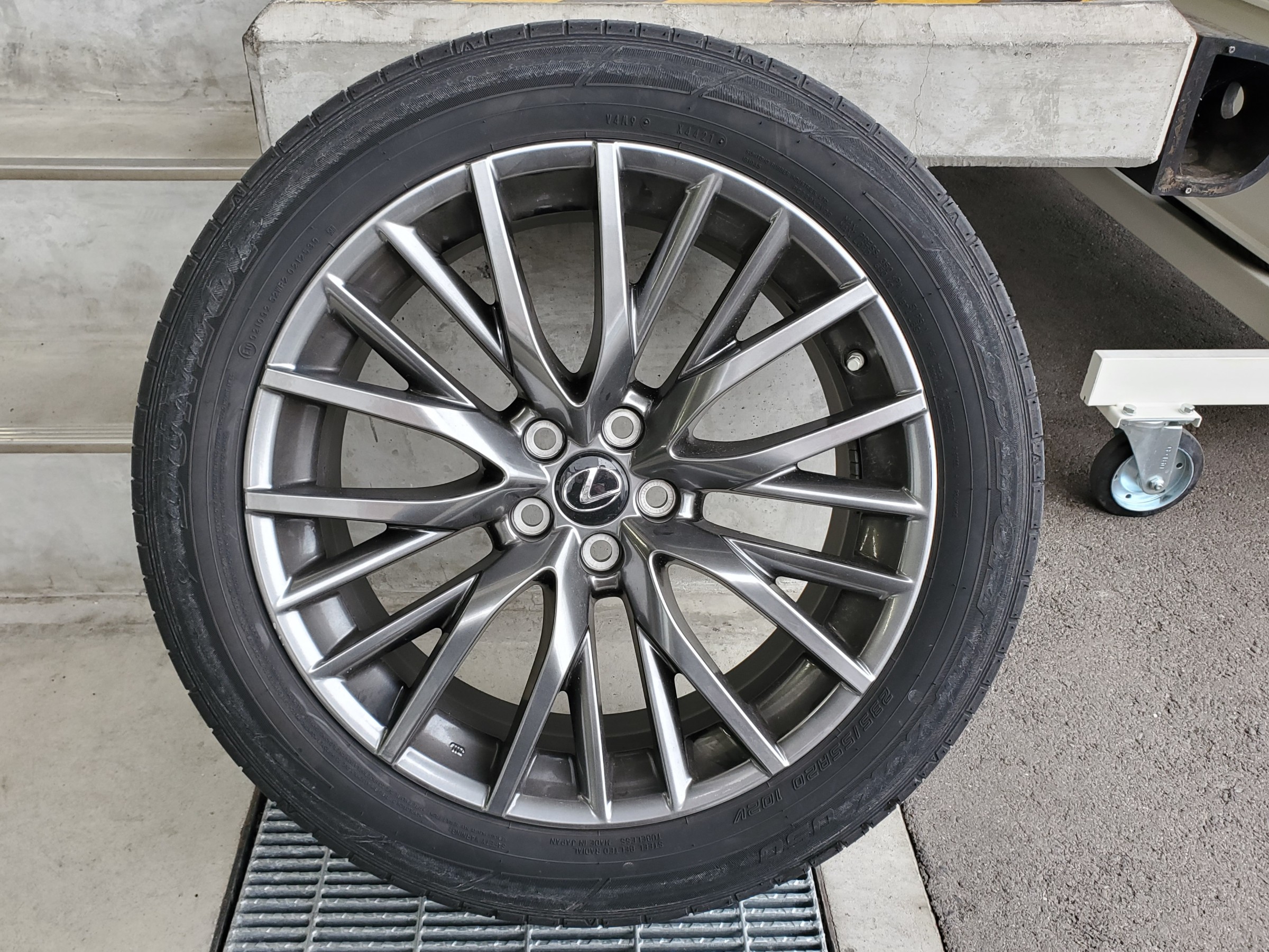 ソレノイド　レクサスRX　純正★235/55R20　ヨコハマタイヤ タイヤ新調】レクサス RXに235/55R20 アレンザ 001を装着 | レクサス