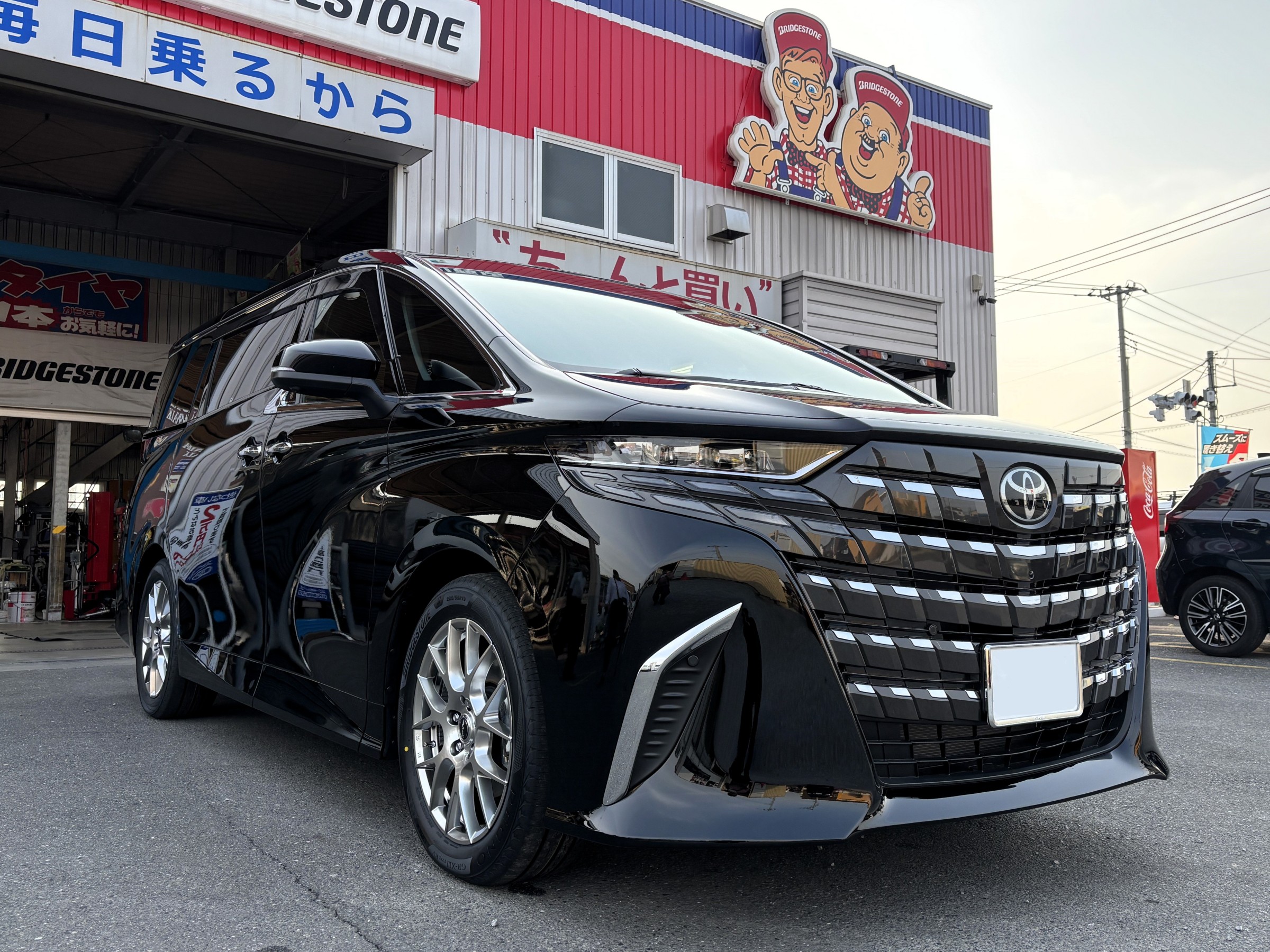 トヨタ アルファードにブリヂストン REGNO GR-XⅢ TYPE RV + LEFINADA