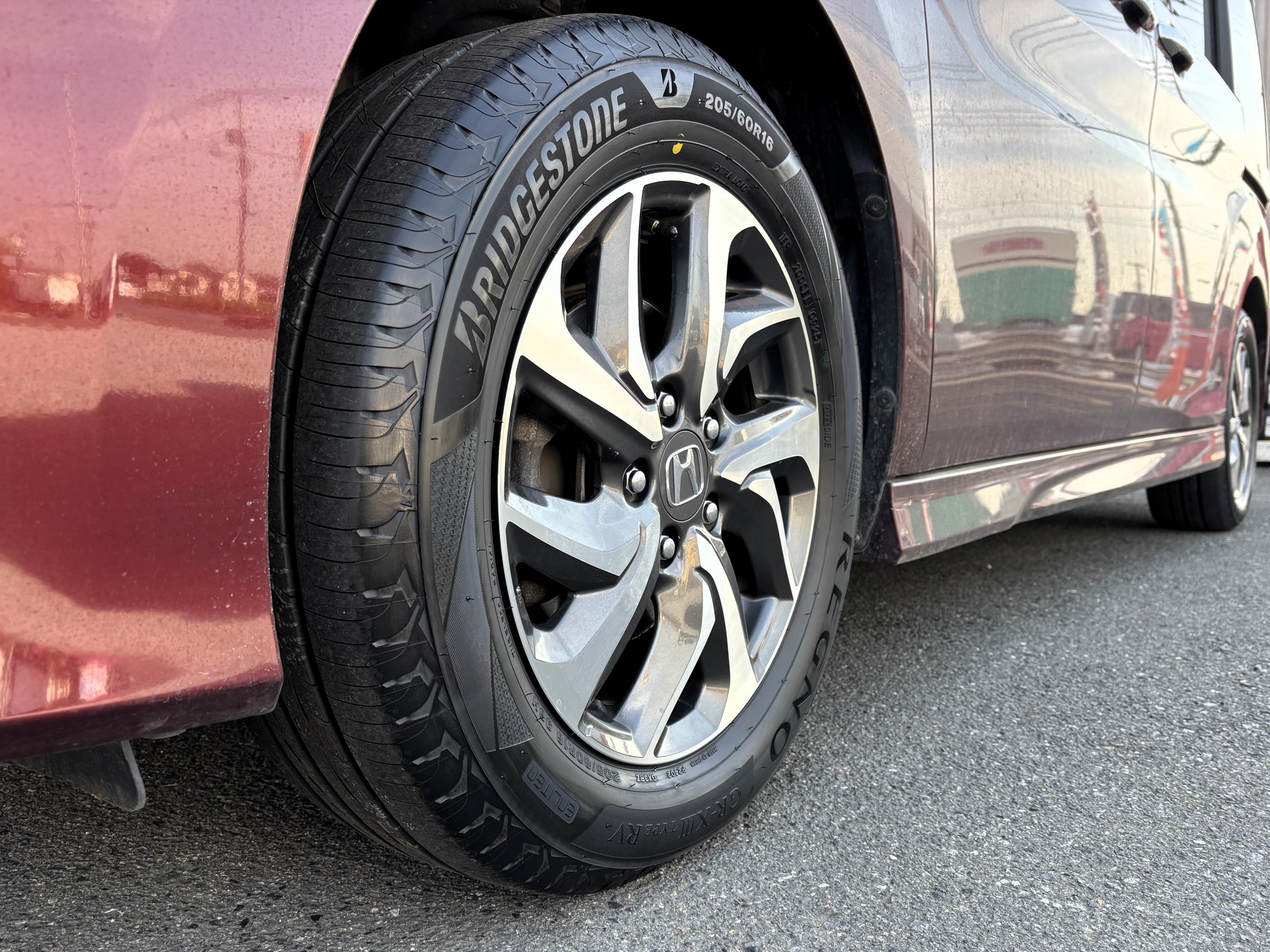 ホンダ ステップワゴンにブリヂストン REGNO GR-XⅢ TYPE RVを装着