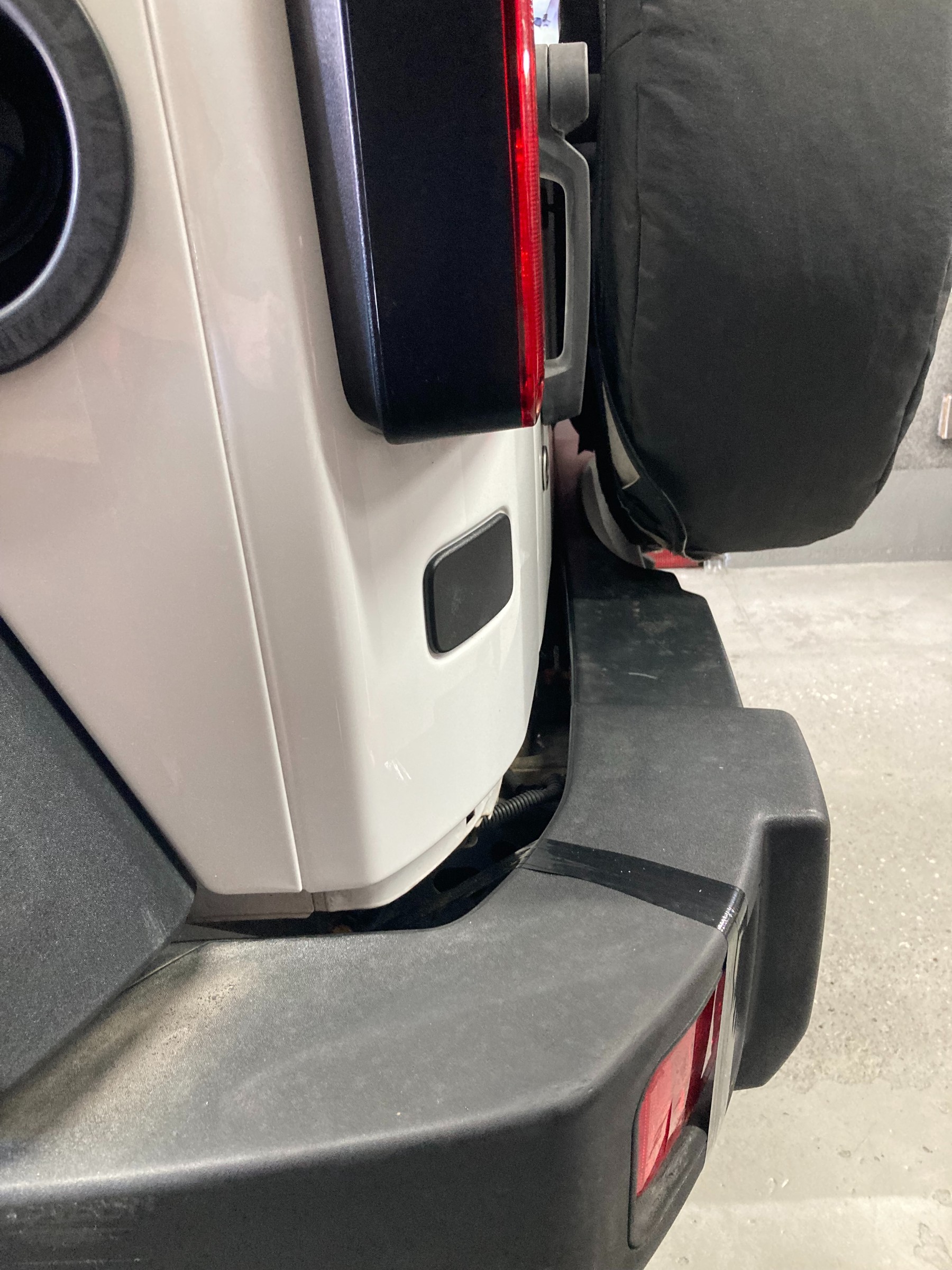 JK ラングラー リアバンパー 引き取り希望 三日間限定値下 引き取り希望 配送要相談 JK ラングラー 純正