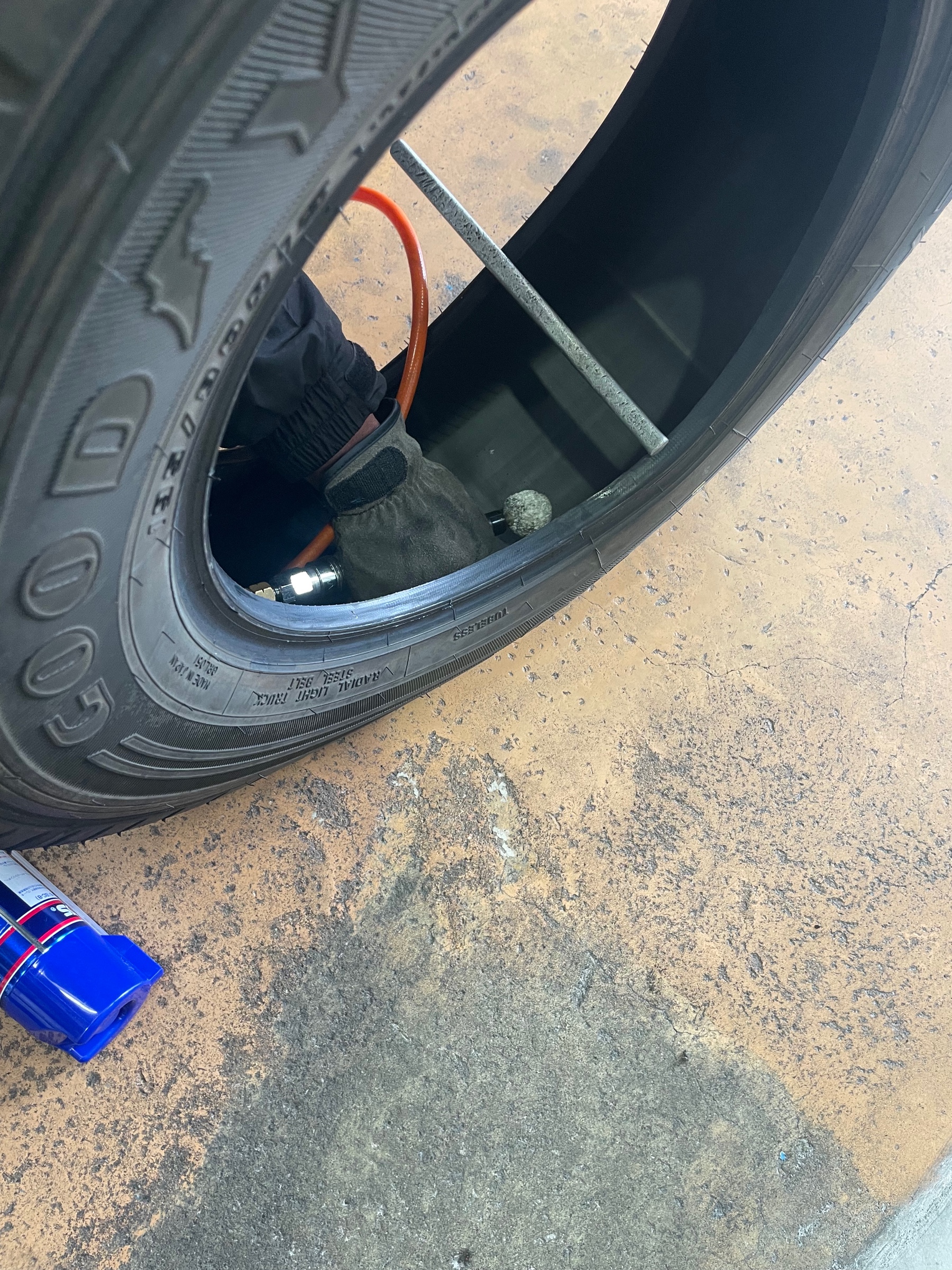応急処置タイヤ☆追加で内面パンク修理 | 作業日記 | ミスター