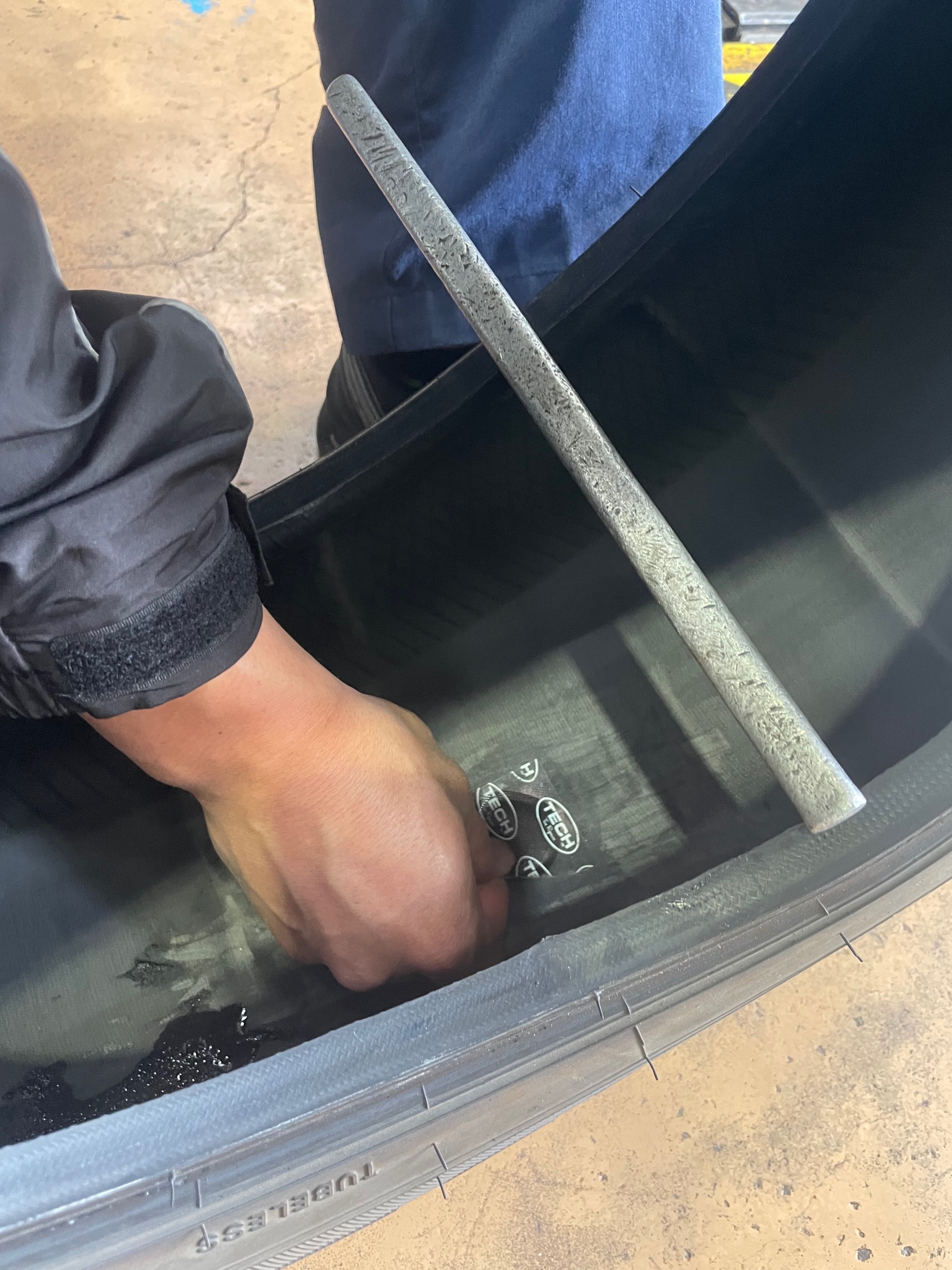 応急処置タイヤ☆追加で内面パンク修理 | 作業日記 | ミスター